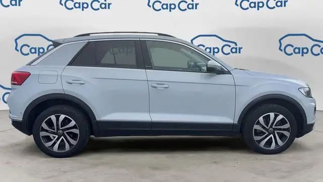 Volkswagen T-Roc view 4
