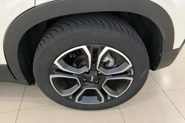 Jeep Avenger view 10