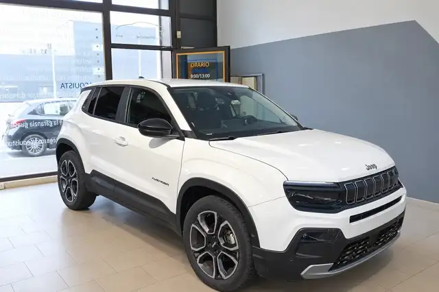 Jeep Avenger view 5