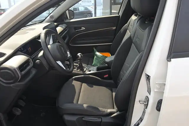 Jeep Avenger view 9