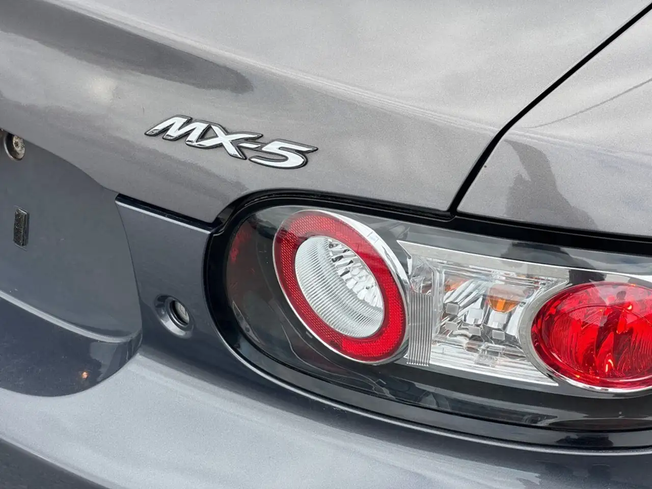 Mazda MX-5 Miata снимка Mazda MX-5 Miata