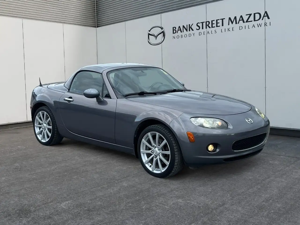 Mazda MX-5 Miata снимка Mazda MX-5 Miata