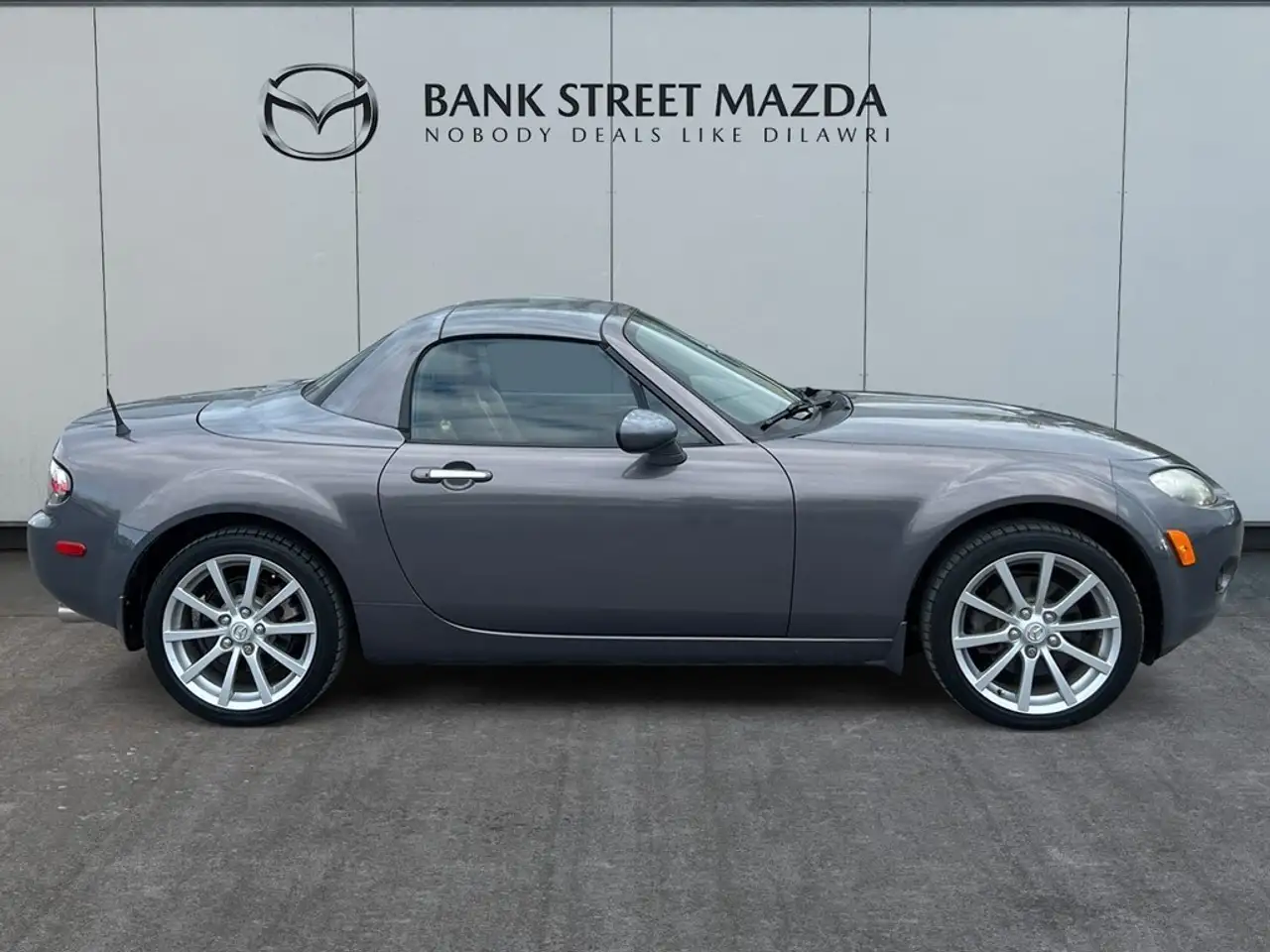 Mazda MX-5 Miata снимка Mazda MX-5 Miata
