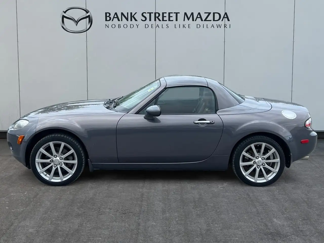 Mazda MX-5 Miata снимка Mazda MX-5 Miata