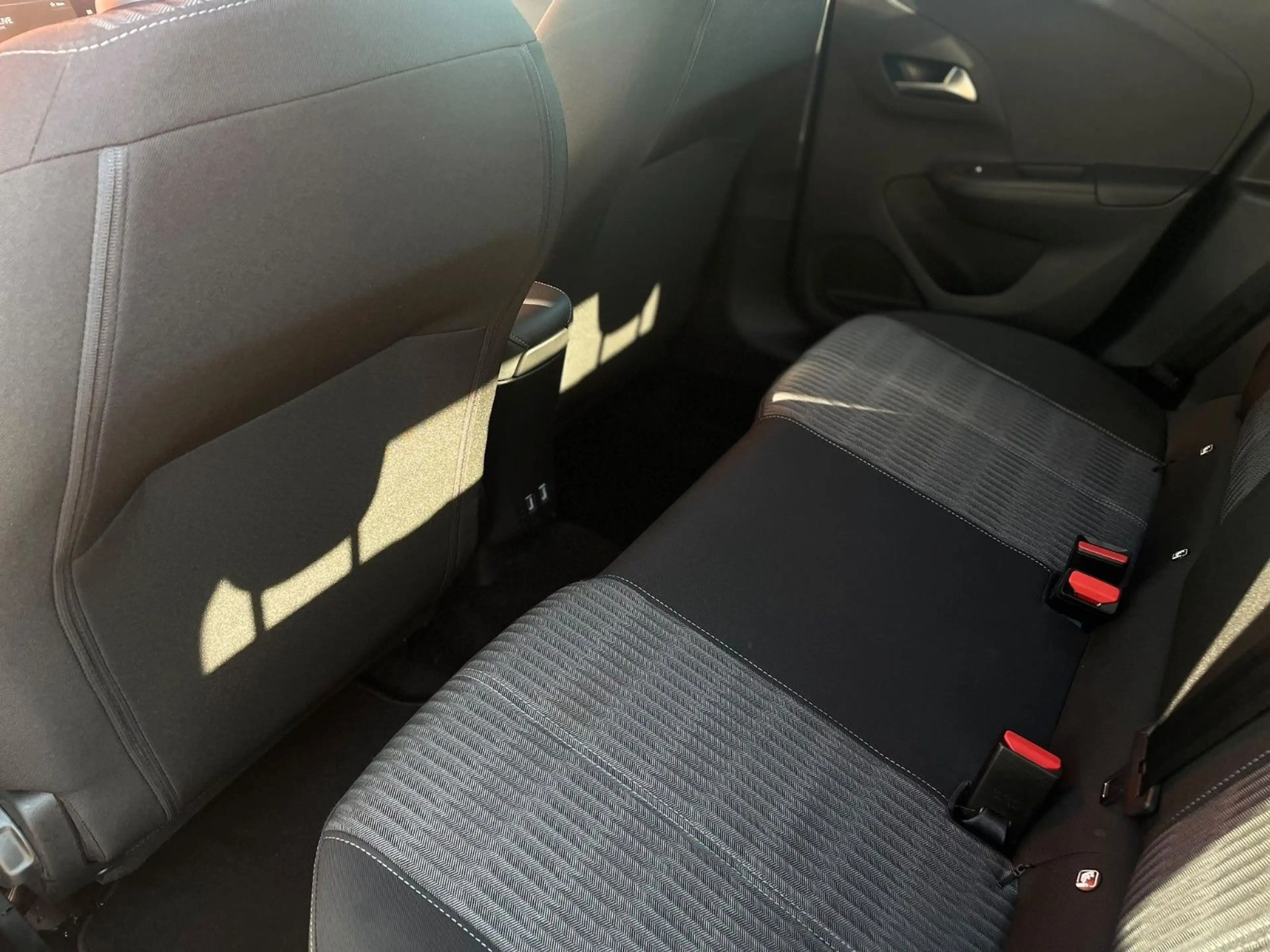 Opel Corsa F Edition *Kamera*Sitzheizung*UVM* — photo 18
