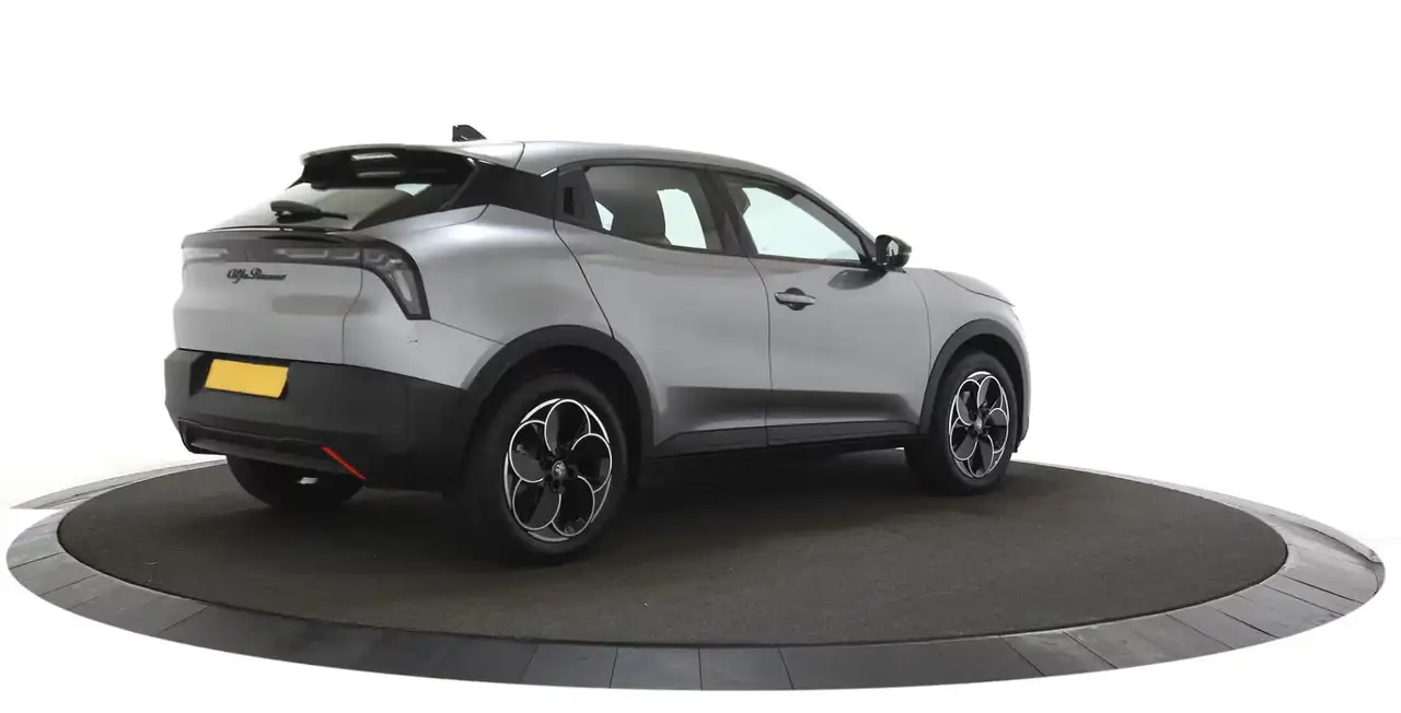 Alfa Romeo Junior 2025