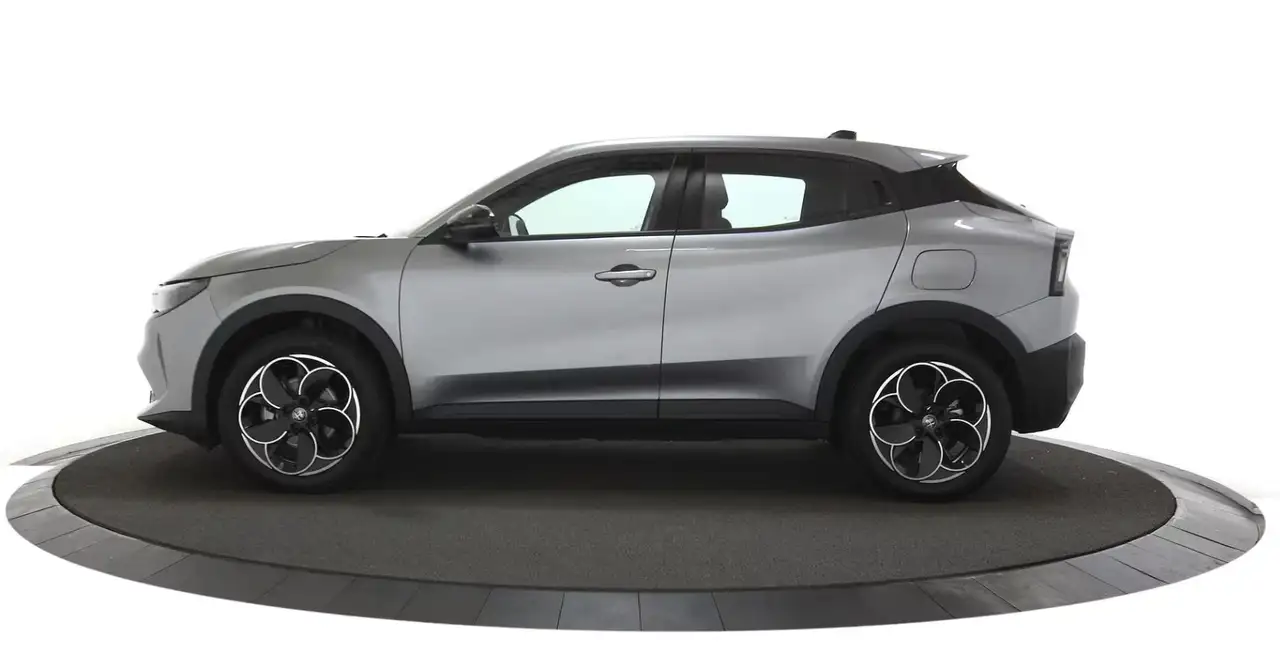 Alfa Romeo Junior 2025