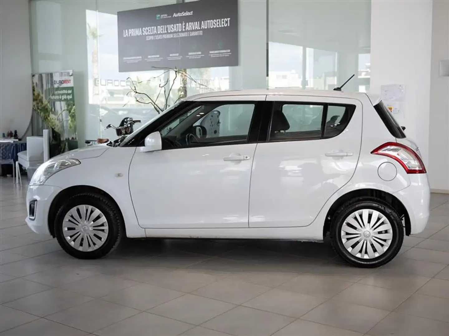 Suzuki Swift 1.2 95 cv B-Cool 4x4 Bianco - 2