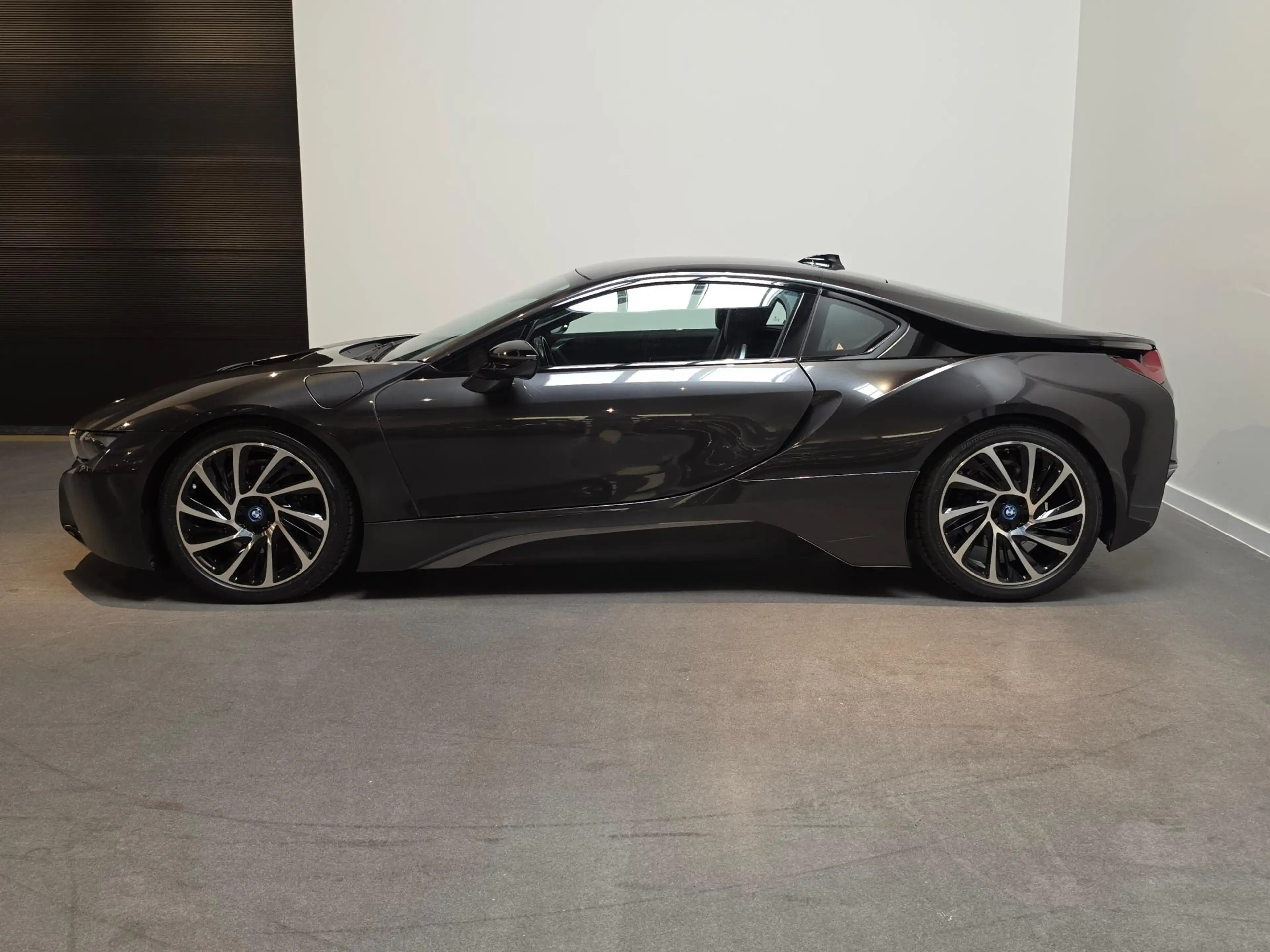 BMW i8 1.5 - Stoelverwarming - 20'' - LED - Navi — photo 5