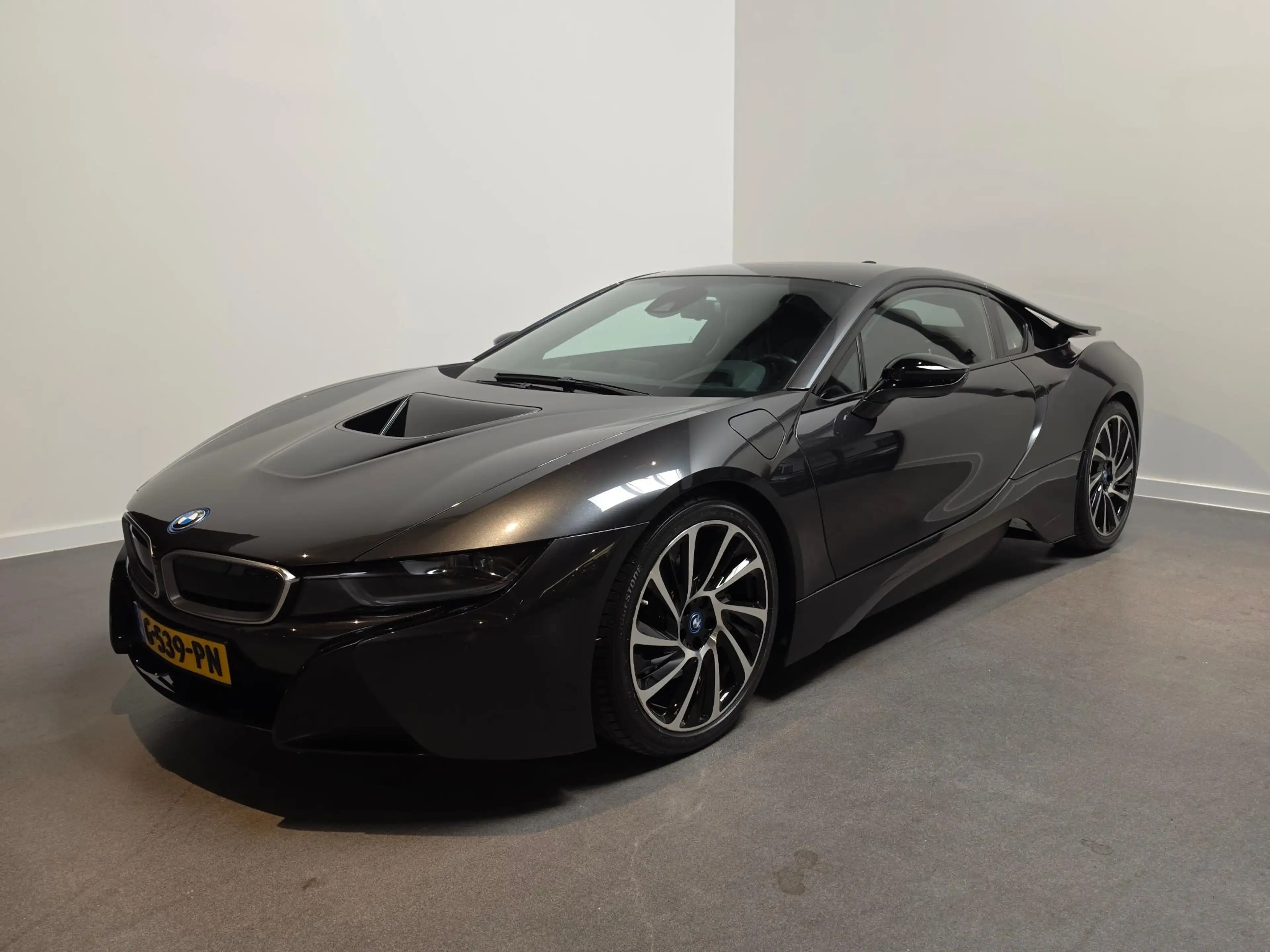 BMW i8 1.5 - Stoelverwarming - 20'' - LED - Navi — photo 2