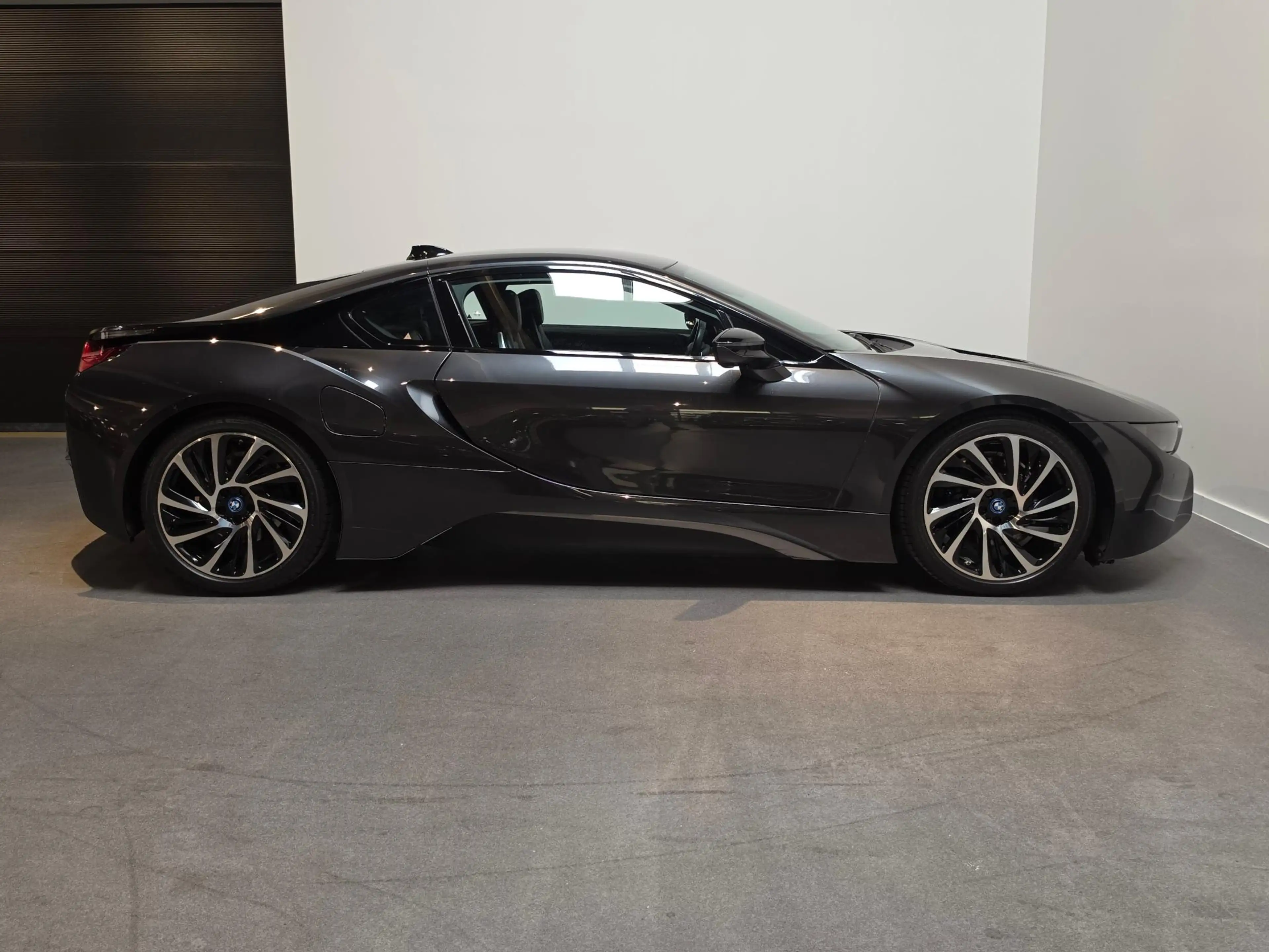 BMW i8 1.5 - Stoelverwarming - 20'' - LED - Navi — photo 6