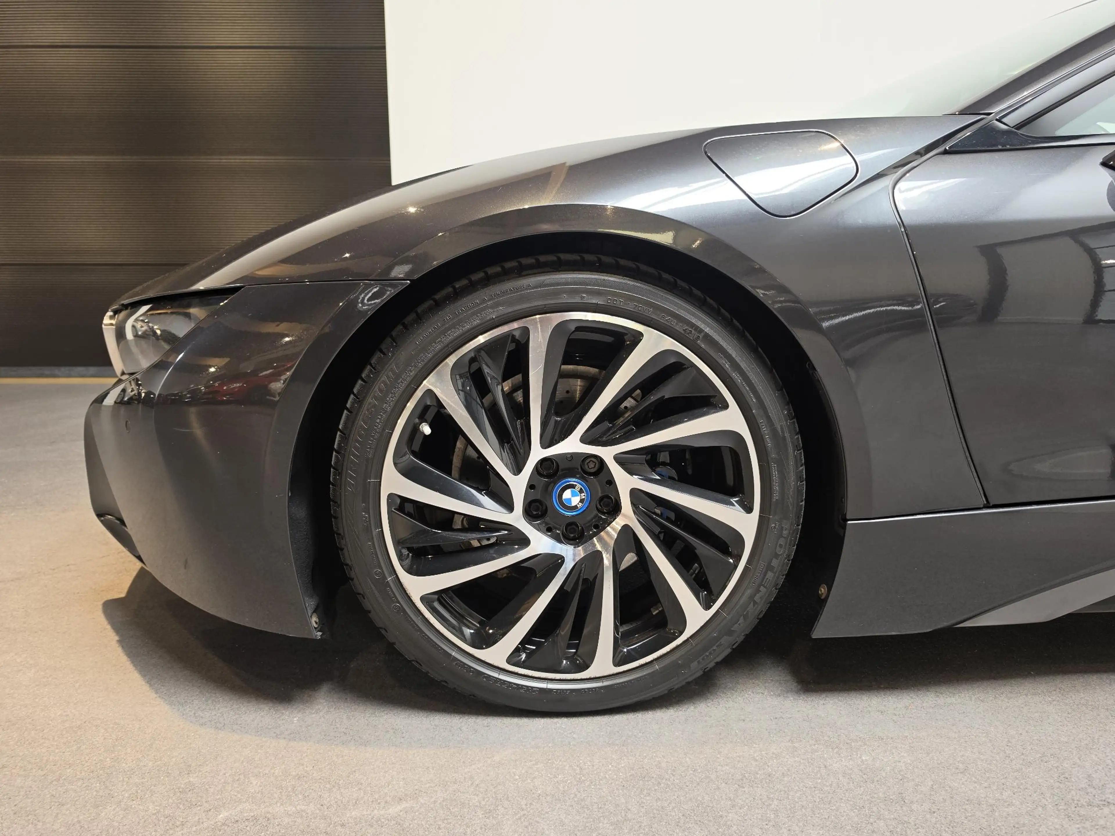BMW i8 1.5 - Stoelverwarming - 20'' - LED - Navi — photo 13