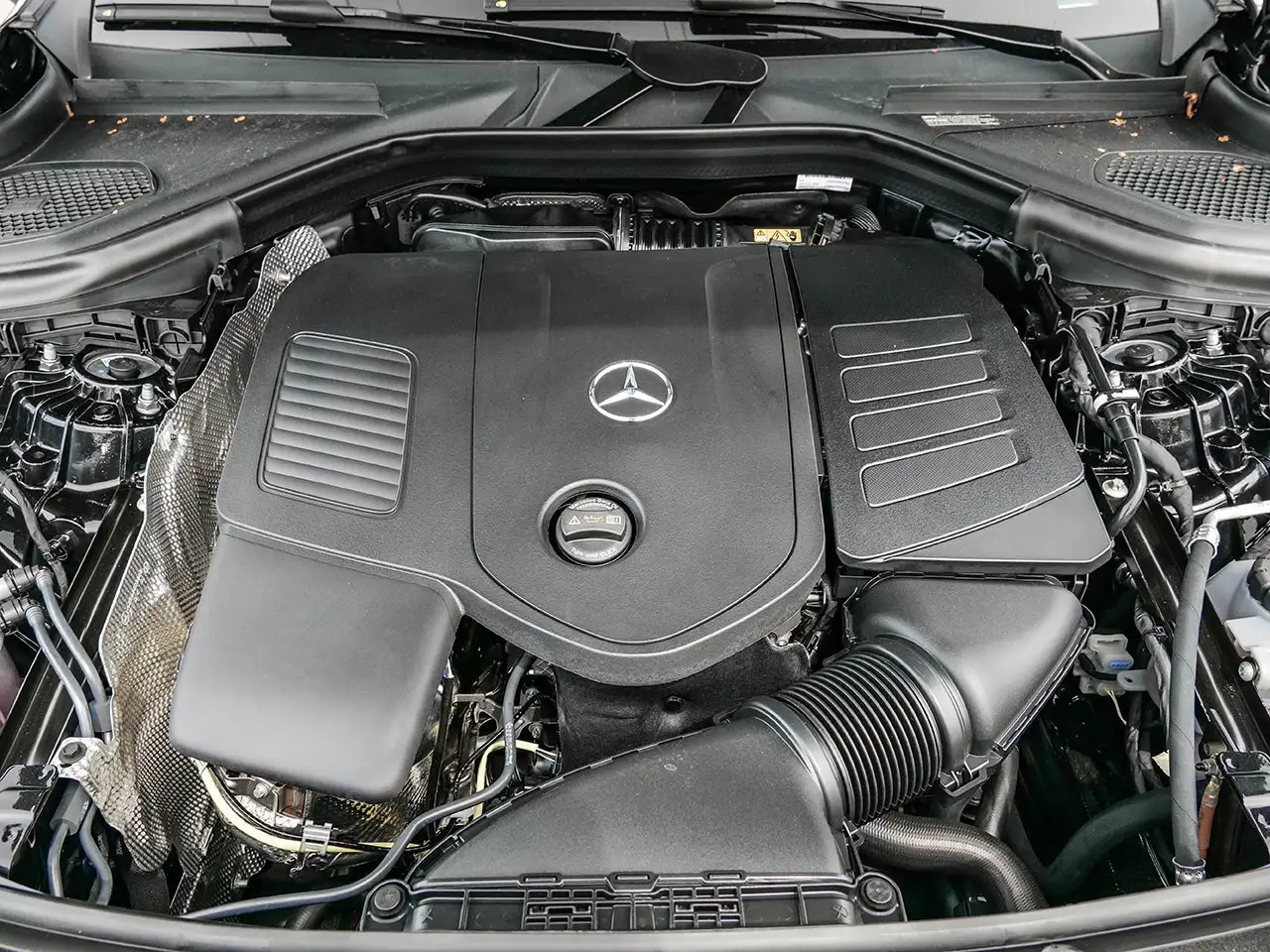Mercedes-Benz GLC снимка Mercedes-Benz GLC