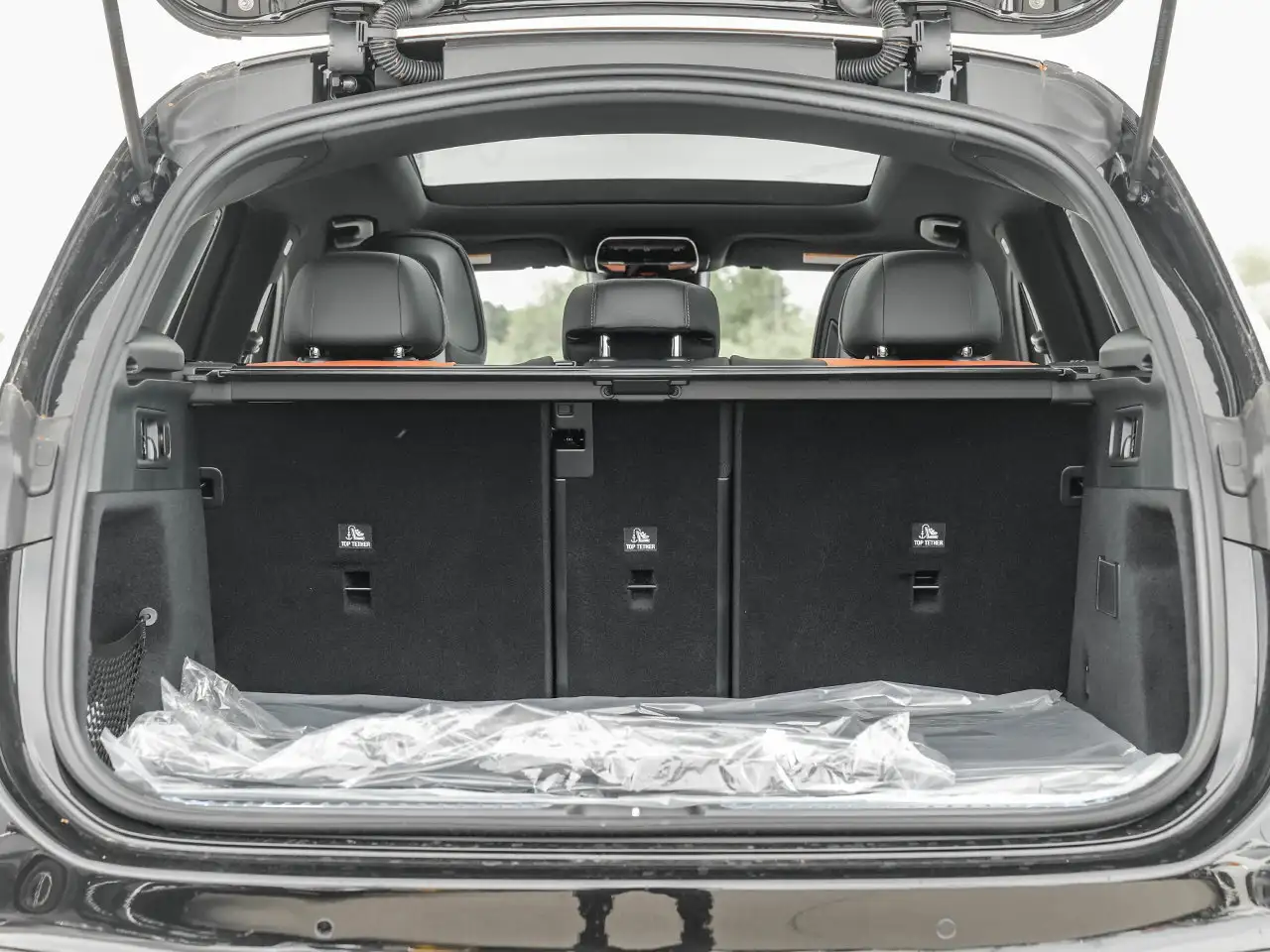 Mercedes-Benz GLC снимка Mercedes-Benz GLC