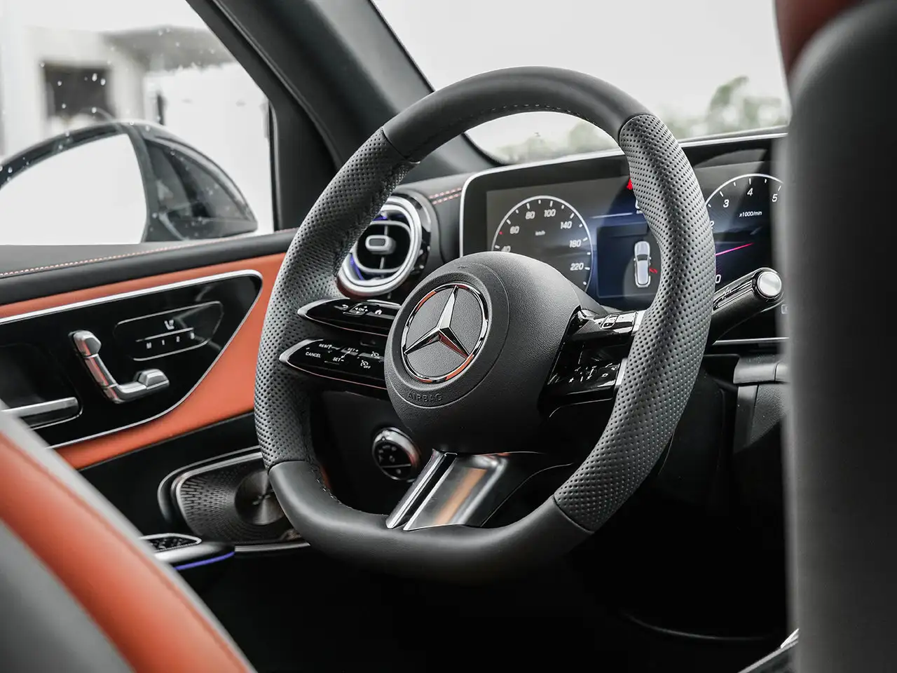 Mercedes-Benz GLC снимка Mercedes-Benz GLC