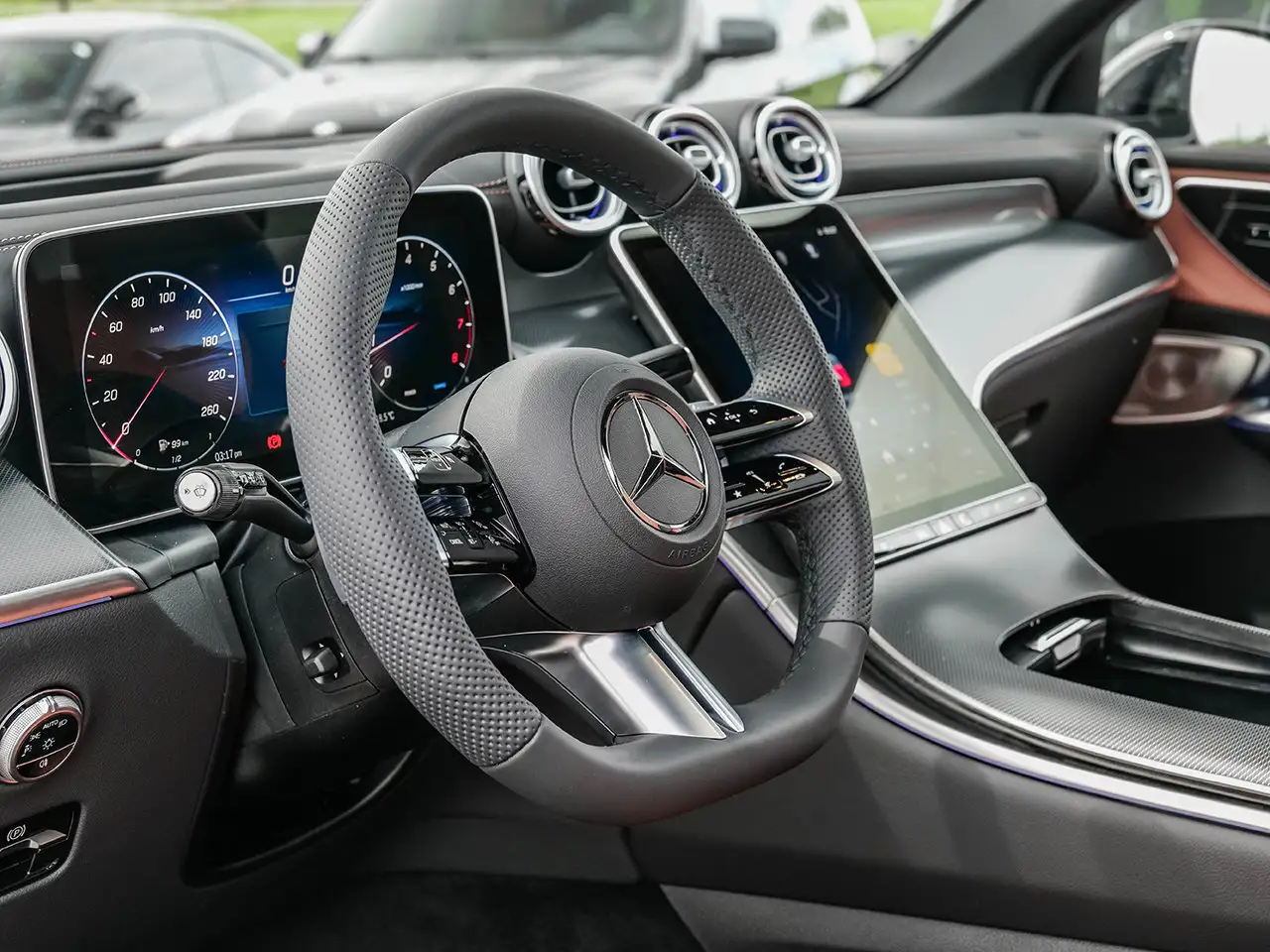 Mercedes-Benz GLC снимка Mercedes-Benz GLC