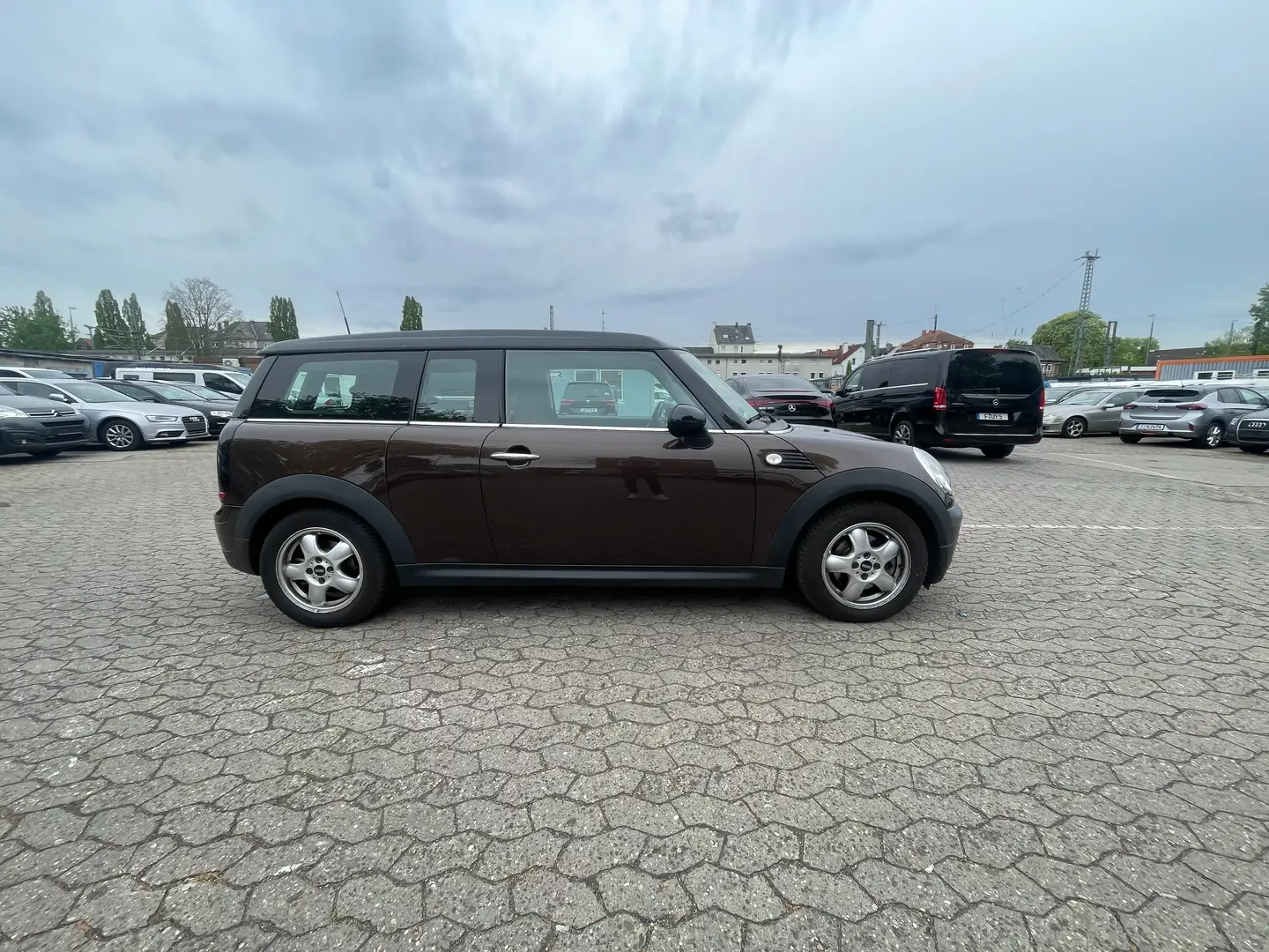 MINI Cooper Clubman Cooper/Tempomat/SHZ/Panorama/TÜV-Neu Marrón - 2