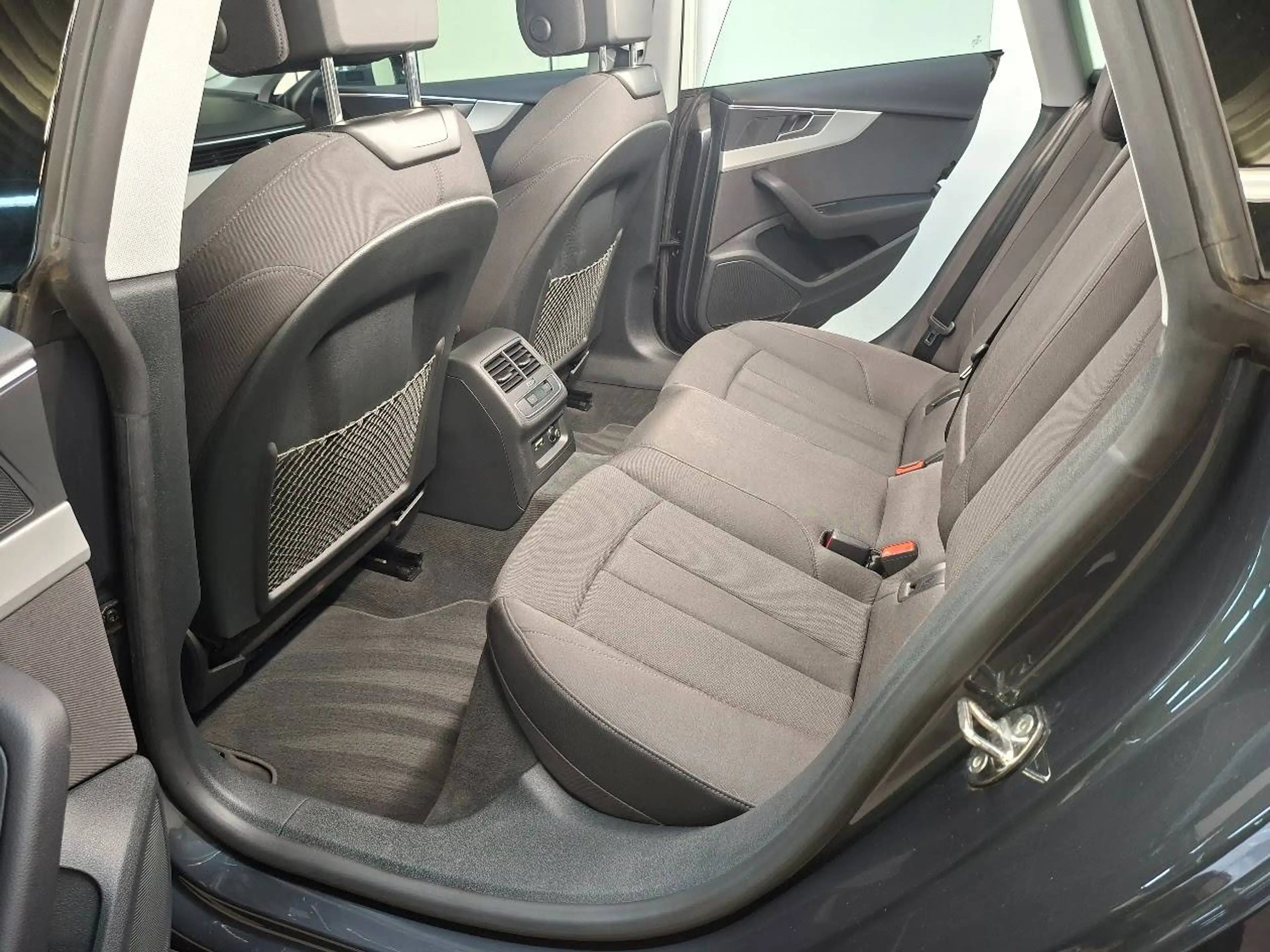 Audi A5 35 TDI S-Tronic, ACC, Matrix — photo 10
