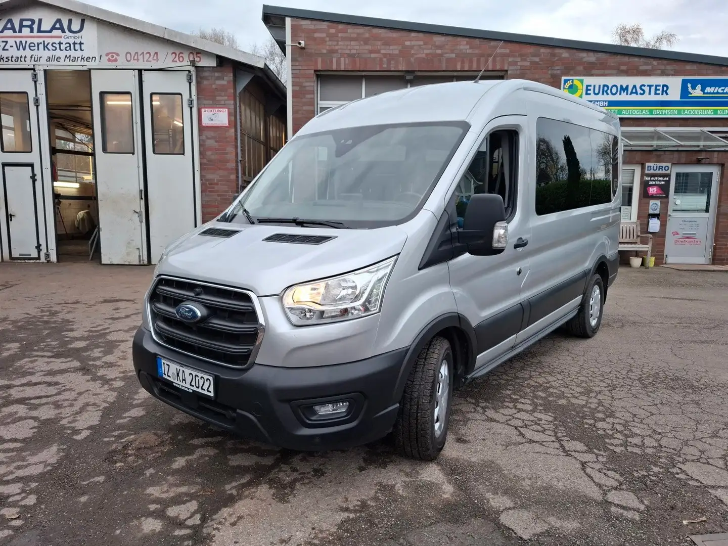 Ford Transit Kombi 330 L2H2 2xKlima,AHK,Kamera,9Sitze Silber - 1