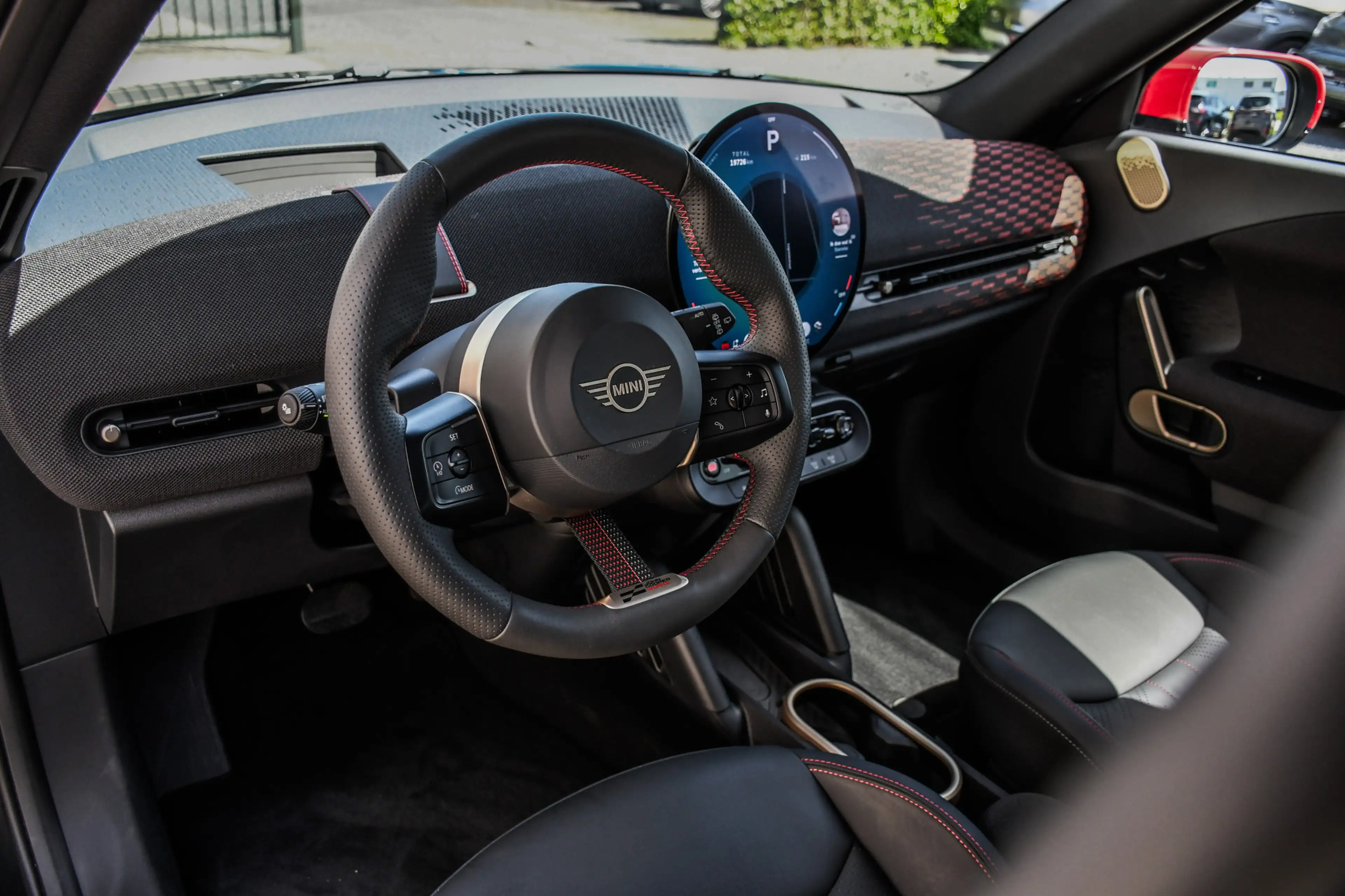 MINI Aceman Mini SE John Cooper Works XL 54.2 kWh — photo 7