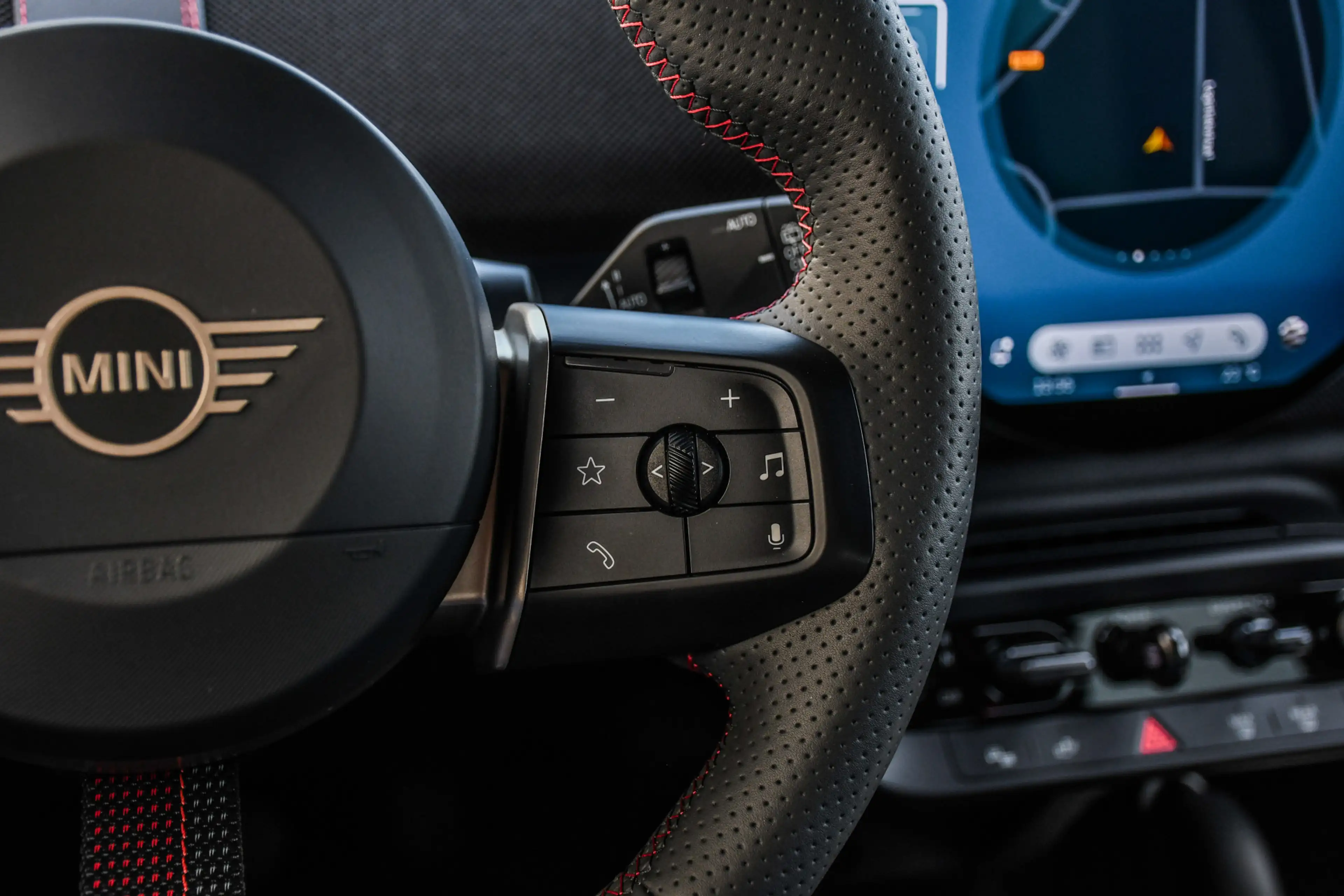 MINI Aceman Mini SE John Cooper Works XL 54.2 kWh — photo 10
