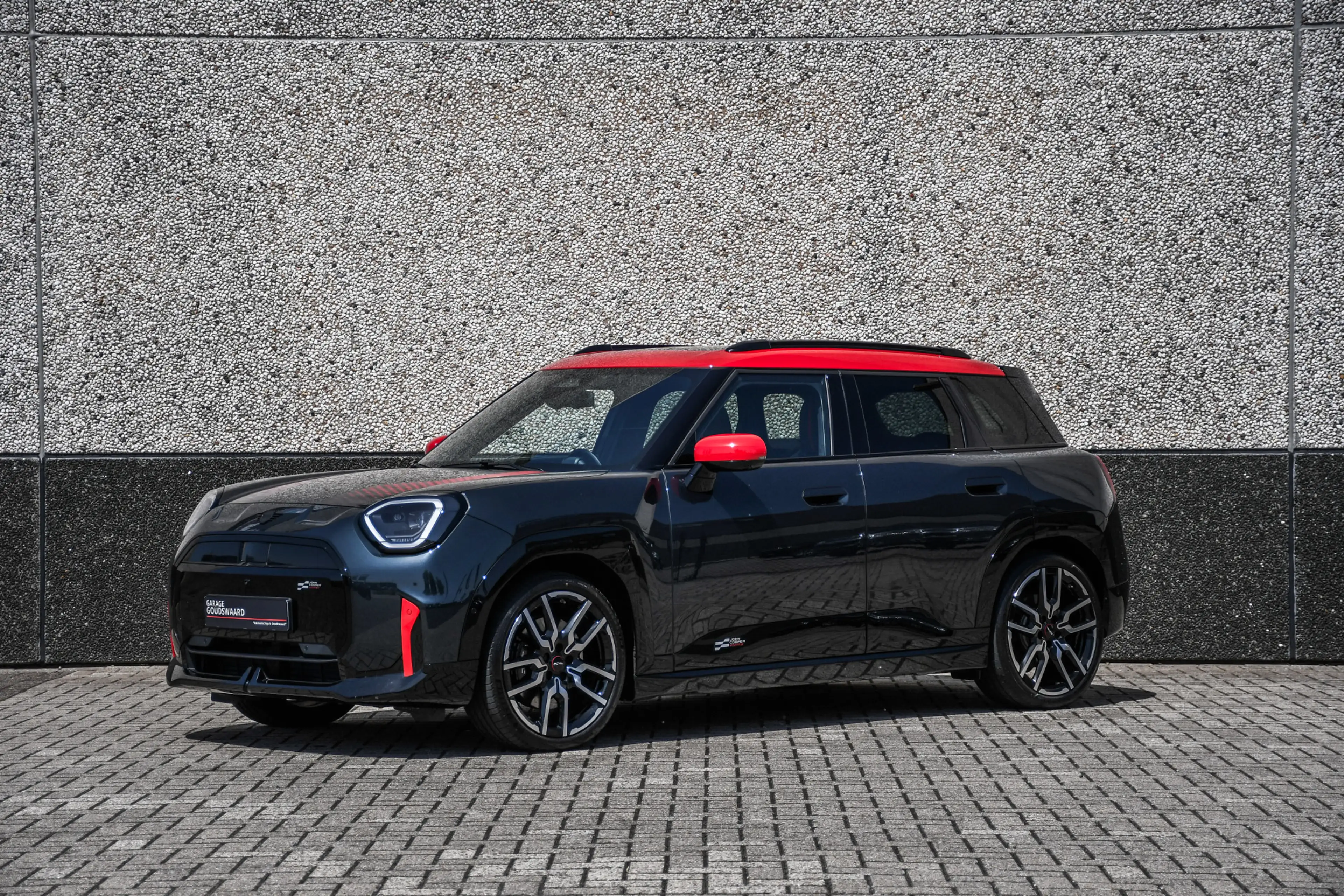 MINI Aceman Mini SE John Cooper Works XL 54.2 kWh — photo 2
