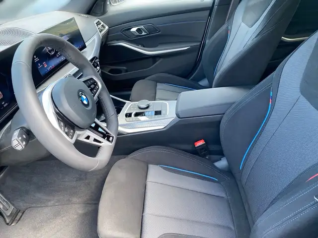 BMW 3 Series view 7
