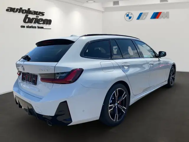 BMW 3 Series view 3