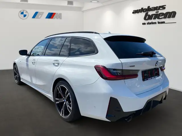 BMW 3 Series view 4