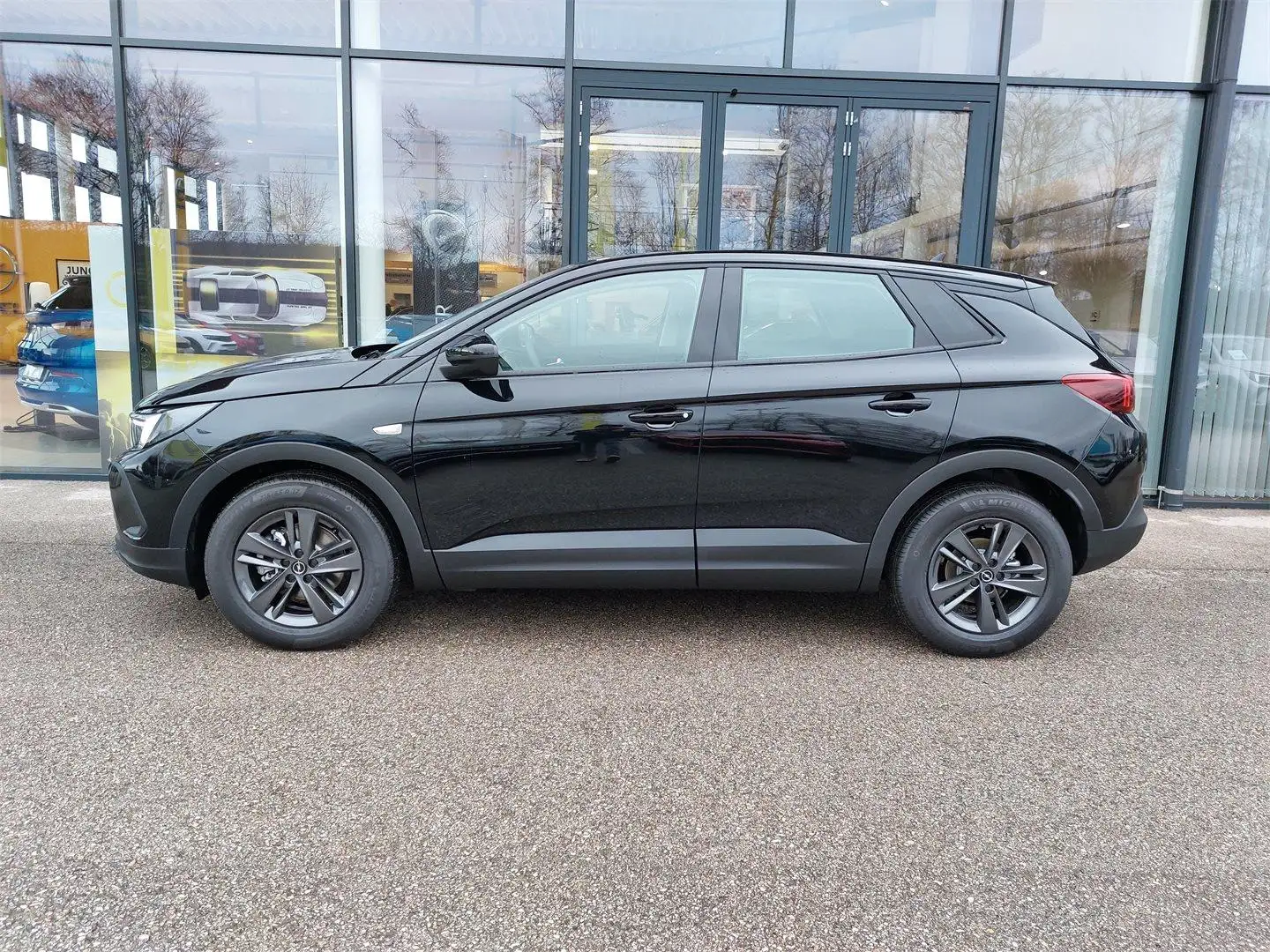 Opel Grandland X Business Edition CDTI AT8 Schwarz - 2