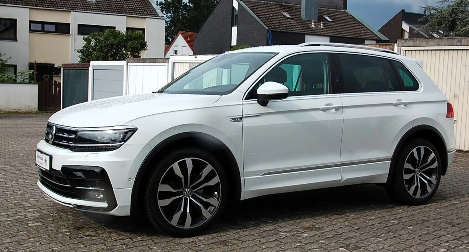 Volkswagen Tiguan 2.0 TDI 4Motion R Line Kamera Virtual ACC Weiß - 1