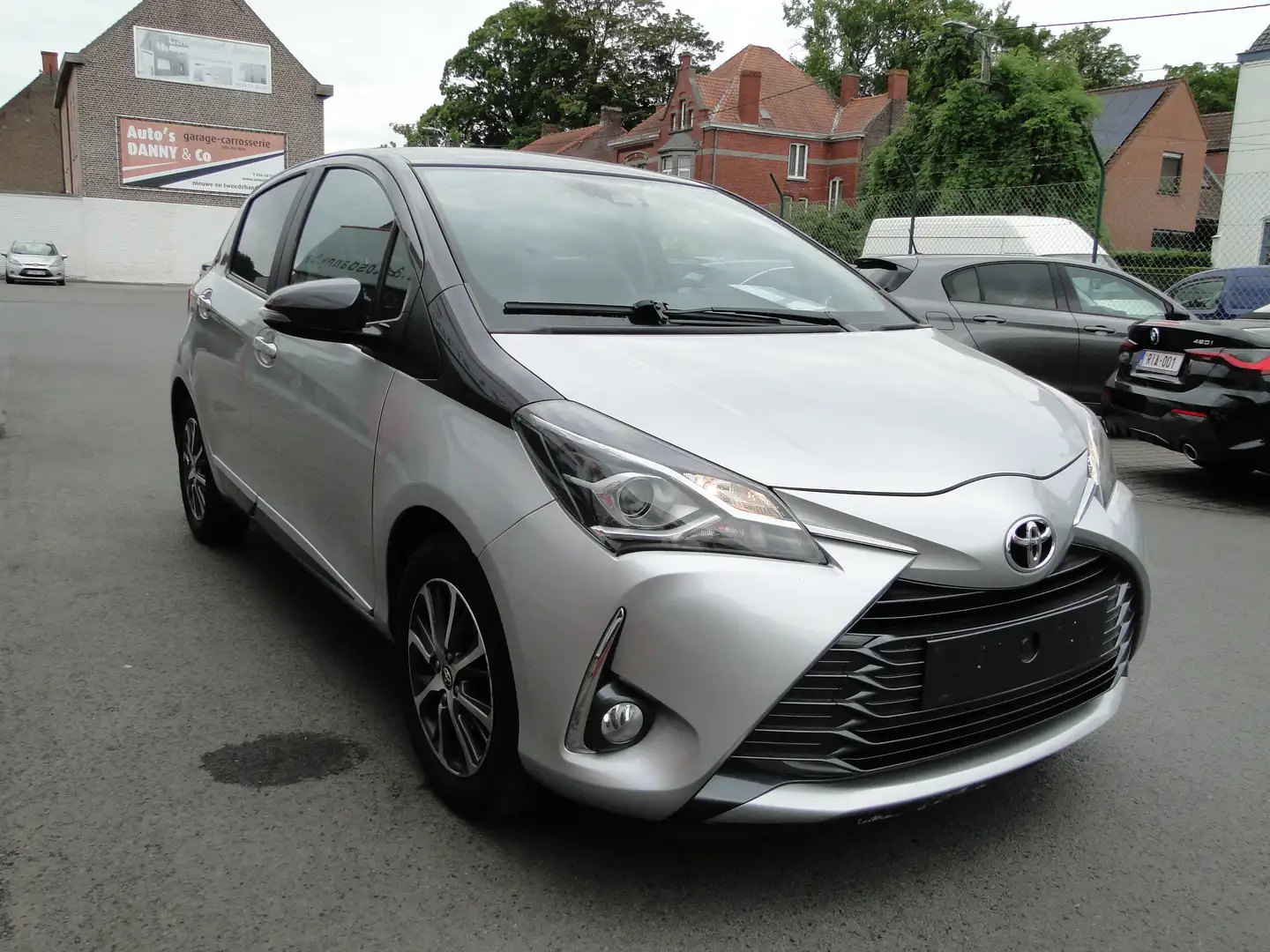 Toyota Yaris 1.0i VVT-i Y20 navi camera Zilver - 2