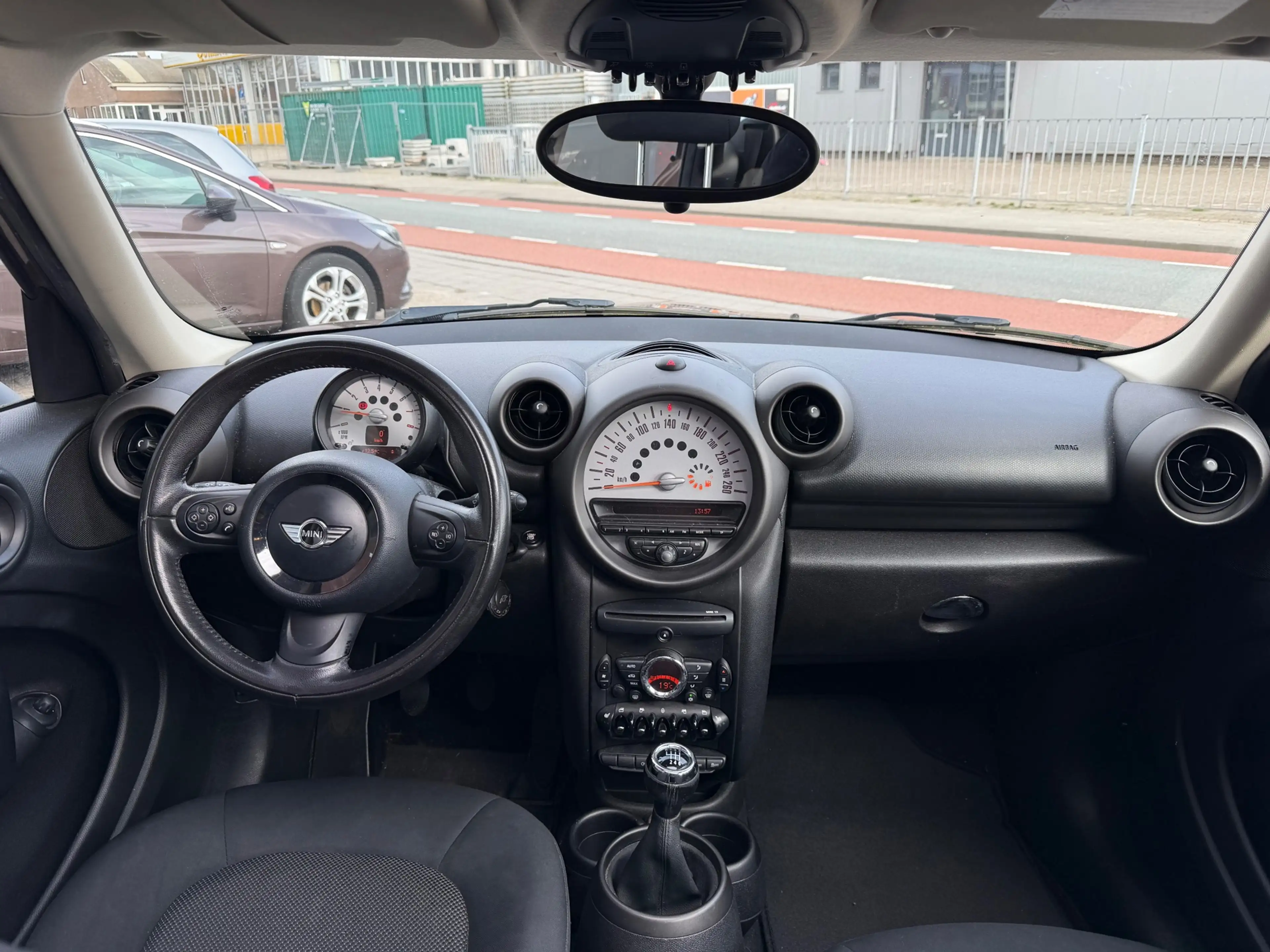 MINI One Countryman Mini 1.6 Chili / Pano / PDC / 17 inch / Stoelverwa — photo 3