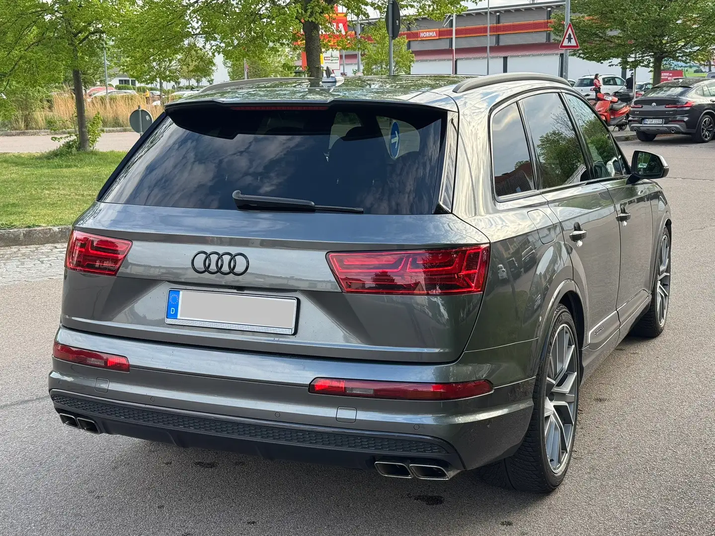 Audi SQ7 4.0 TDI quattro 7 Sitze Matrix LED Voll Grau - 2