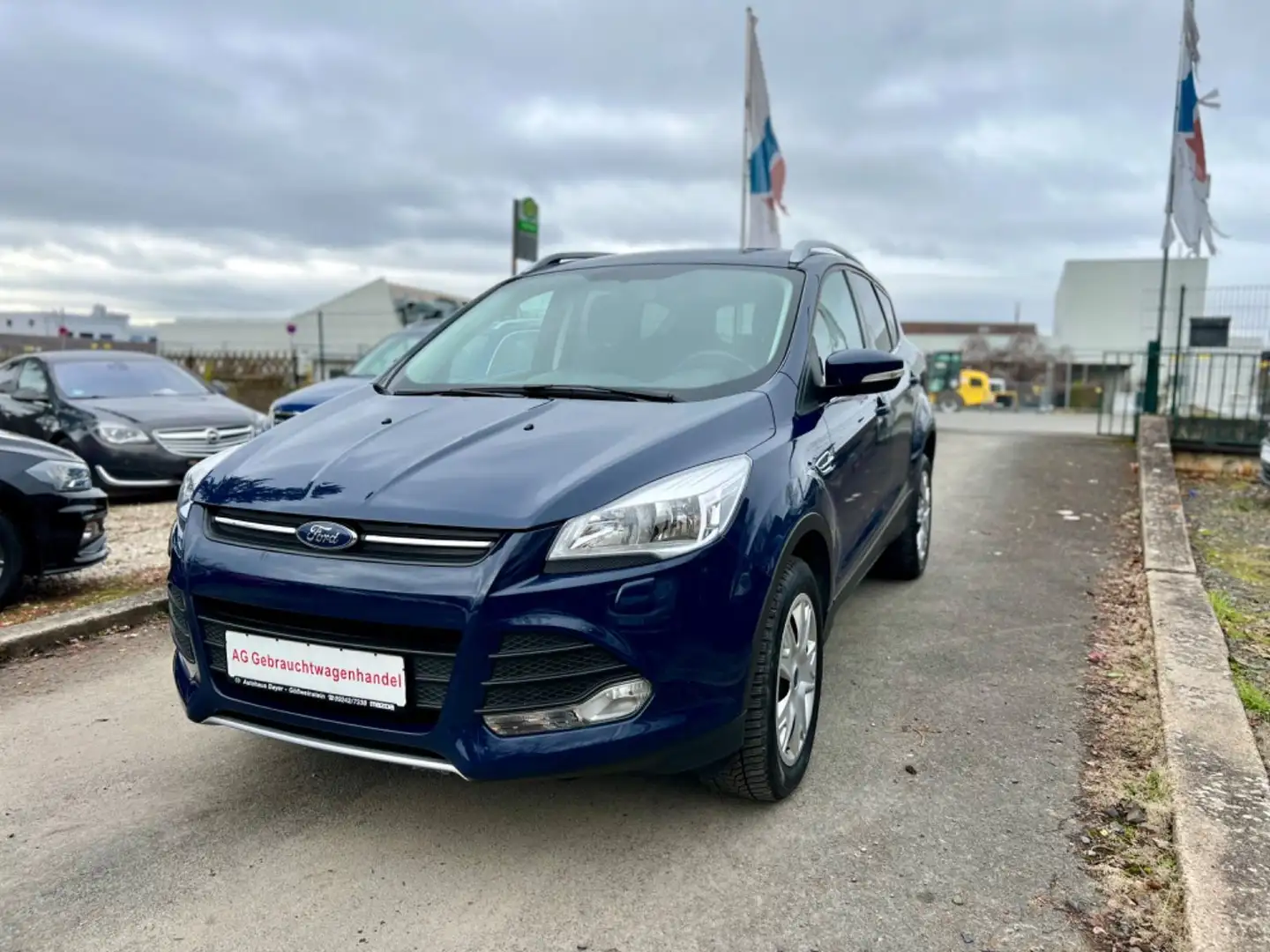 Ford Kuga Trend*ECO BOOST*GEPFLEGT Blauw - 1