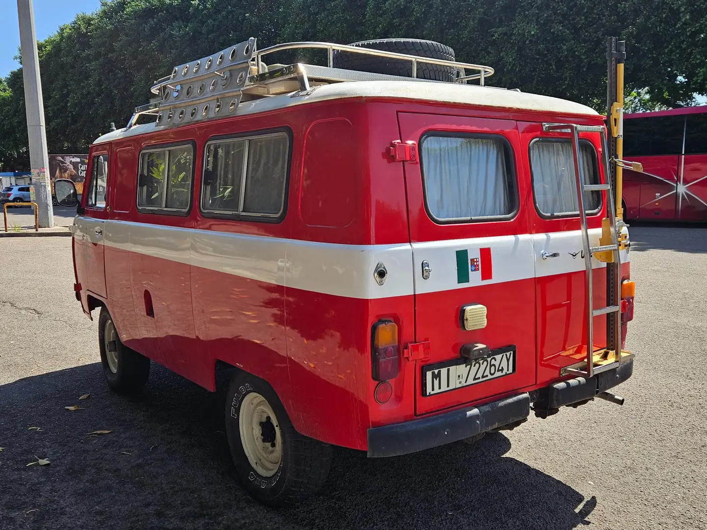 UAZ Buchanka Rouge - 2