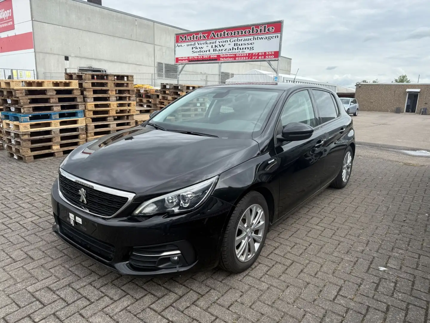 Peugeot 308 BlueHDi 100 Access,Eteil.Navi,Klima,Euro6 Schwarz - 1