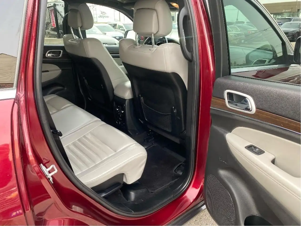 Jeep Grand Cherokee снимка Jeep Grand Cherokee