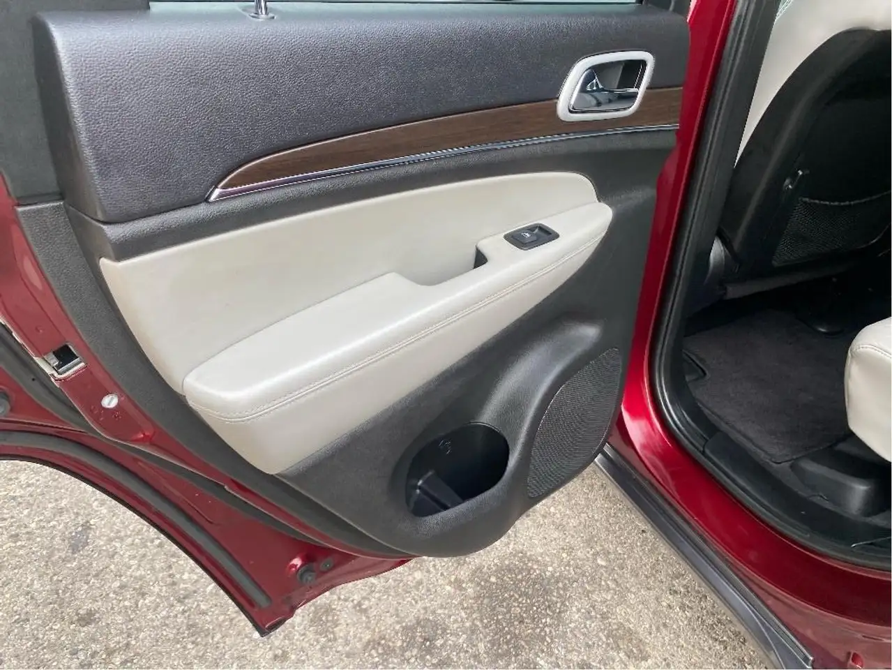 Jeep Grand Cherokee снимка Jeep Grand Cherokee