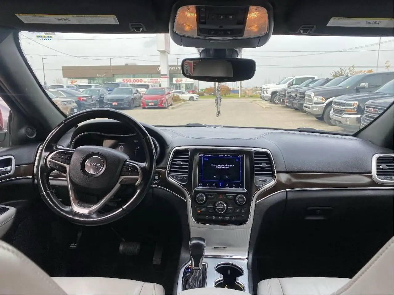 Jeep Grand Cherokee снимка Jeep Grand Cherokee