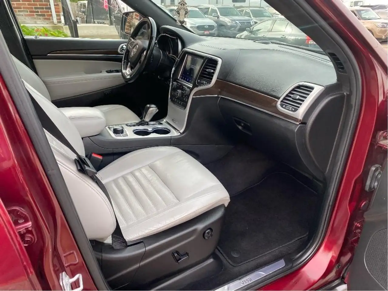 Jeep Grand Cherokee снимка Jeep Grand Cherokee