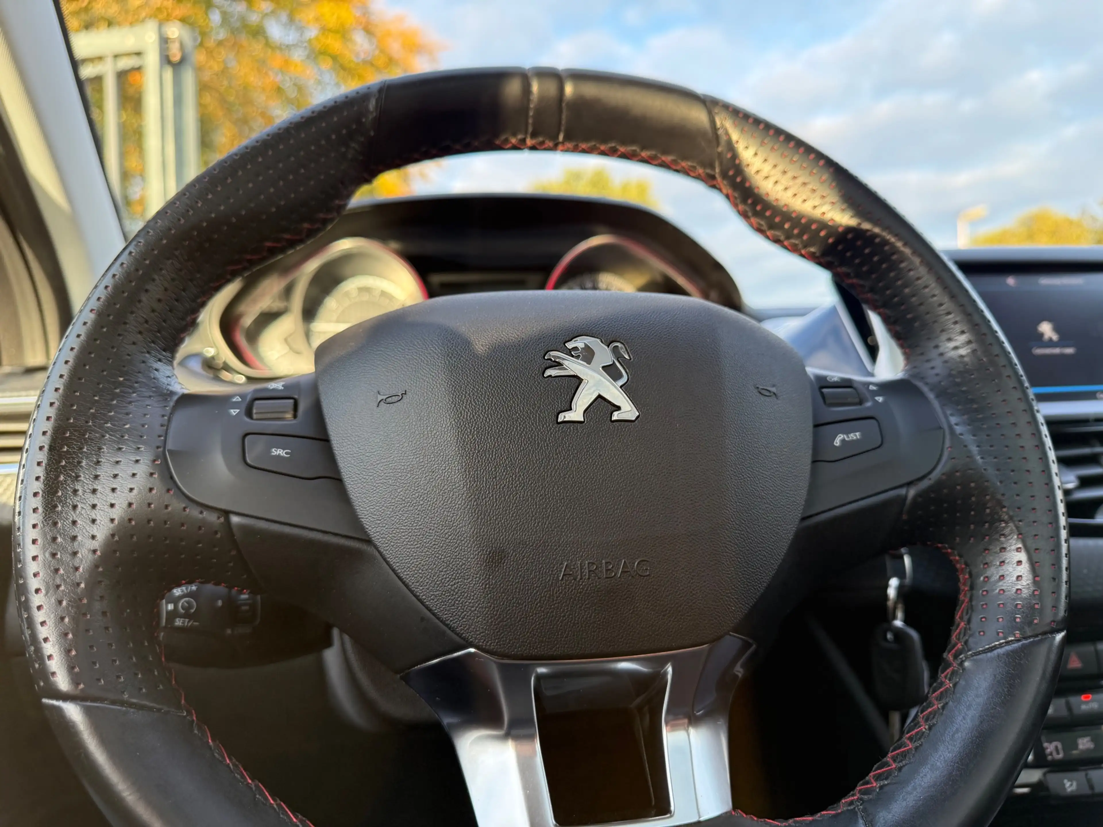 Peugeot 2008 1.2 PureTech GT-Line NAVI CRUISE CAMERA PANORAMA D — photo 9