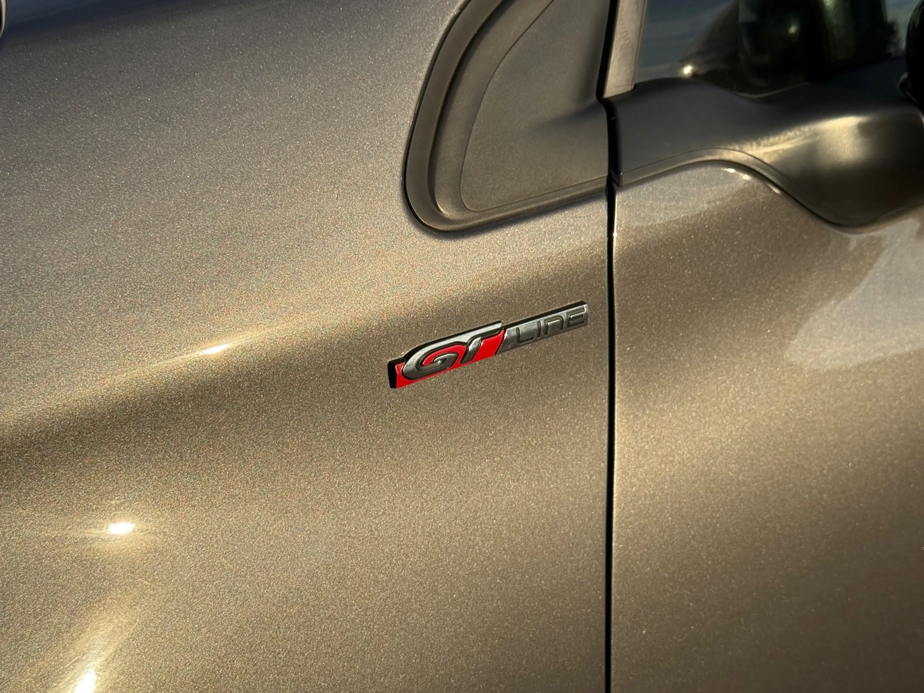 Peugeot 2008 1.2 PureTech GT-Line NAVI CRUISE CAMERA PANORAMA D — photo 17