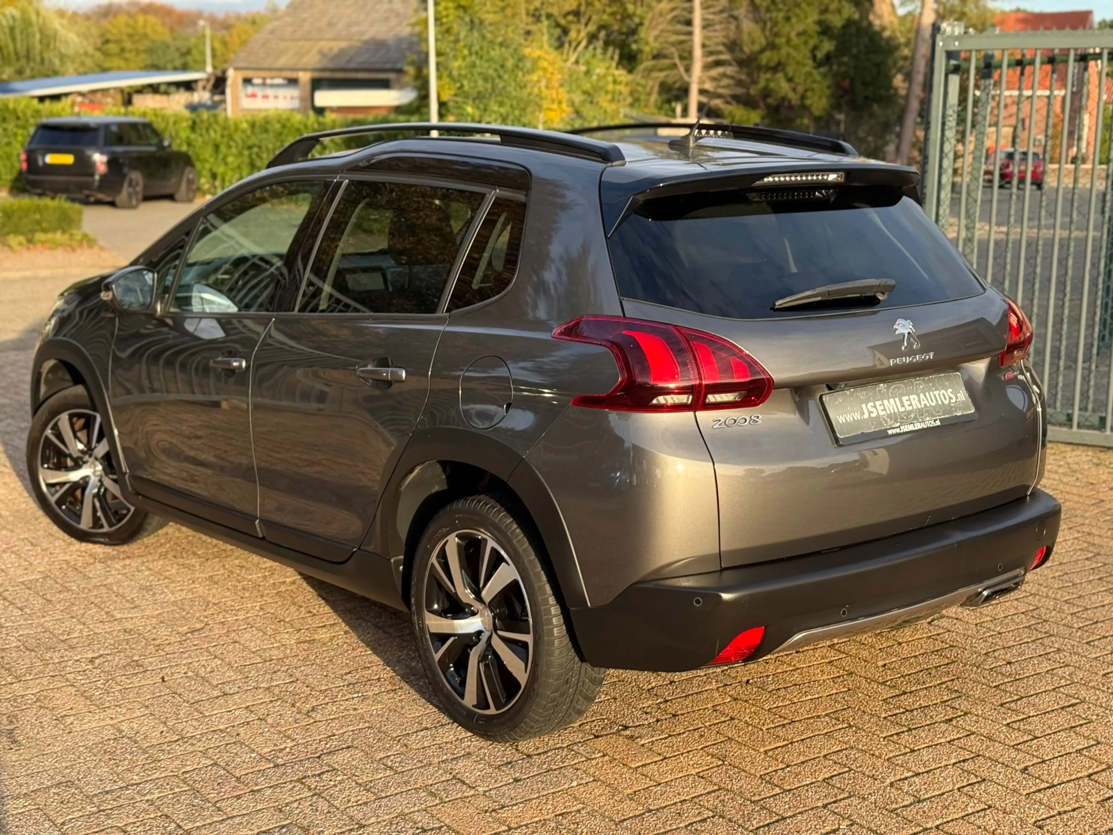 Peugeot 2008 1.2 PureTech GT-Line NAVI CRUISE CAMERA PANORAMA D — photo 4