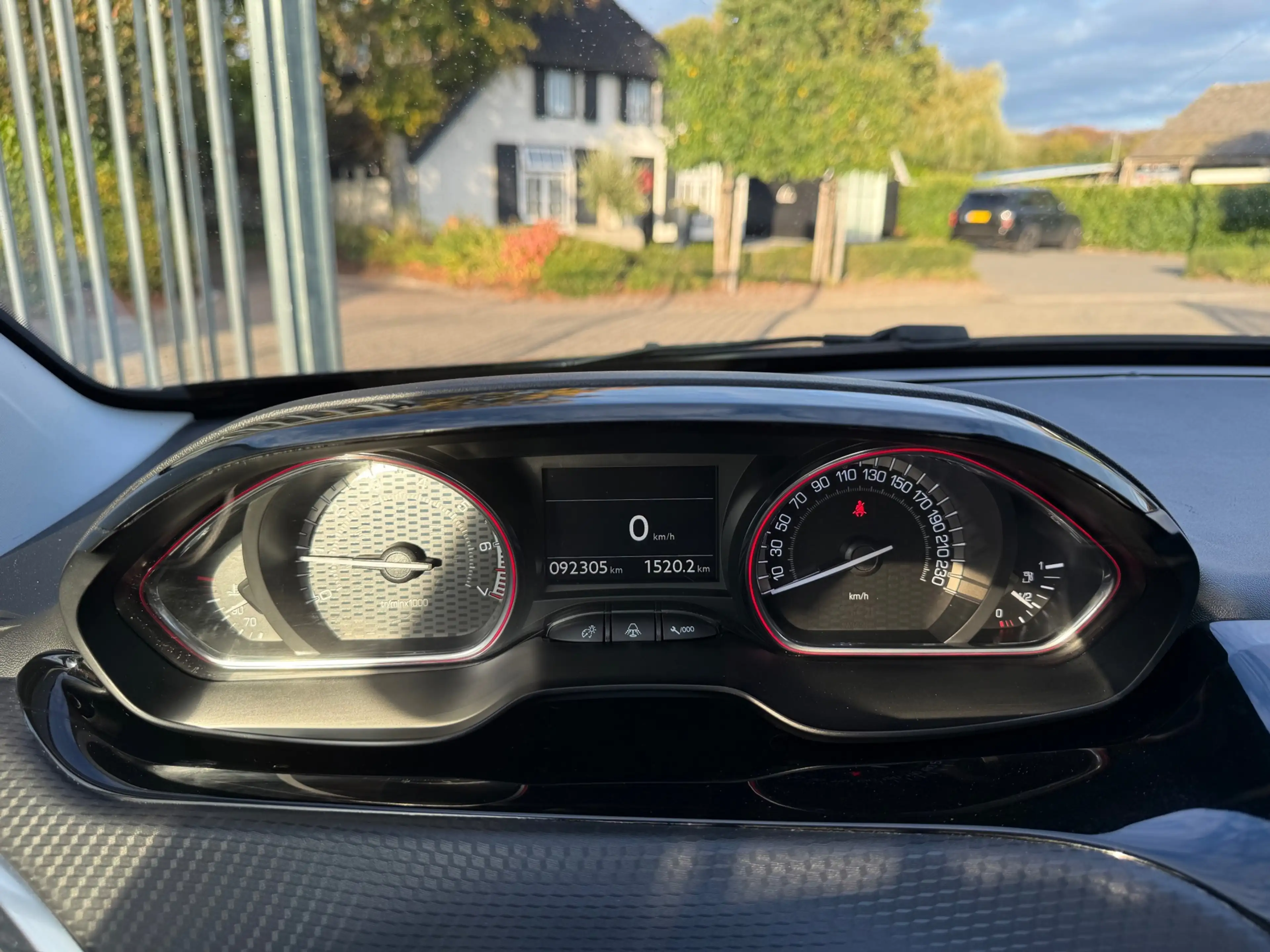 Peugeot 2008 1.2 PureTech GT-Line NAVI CRUISE CAMERA PANORAMA D — photo 21