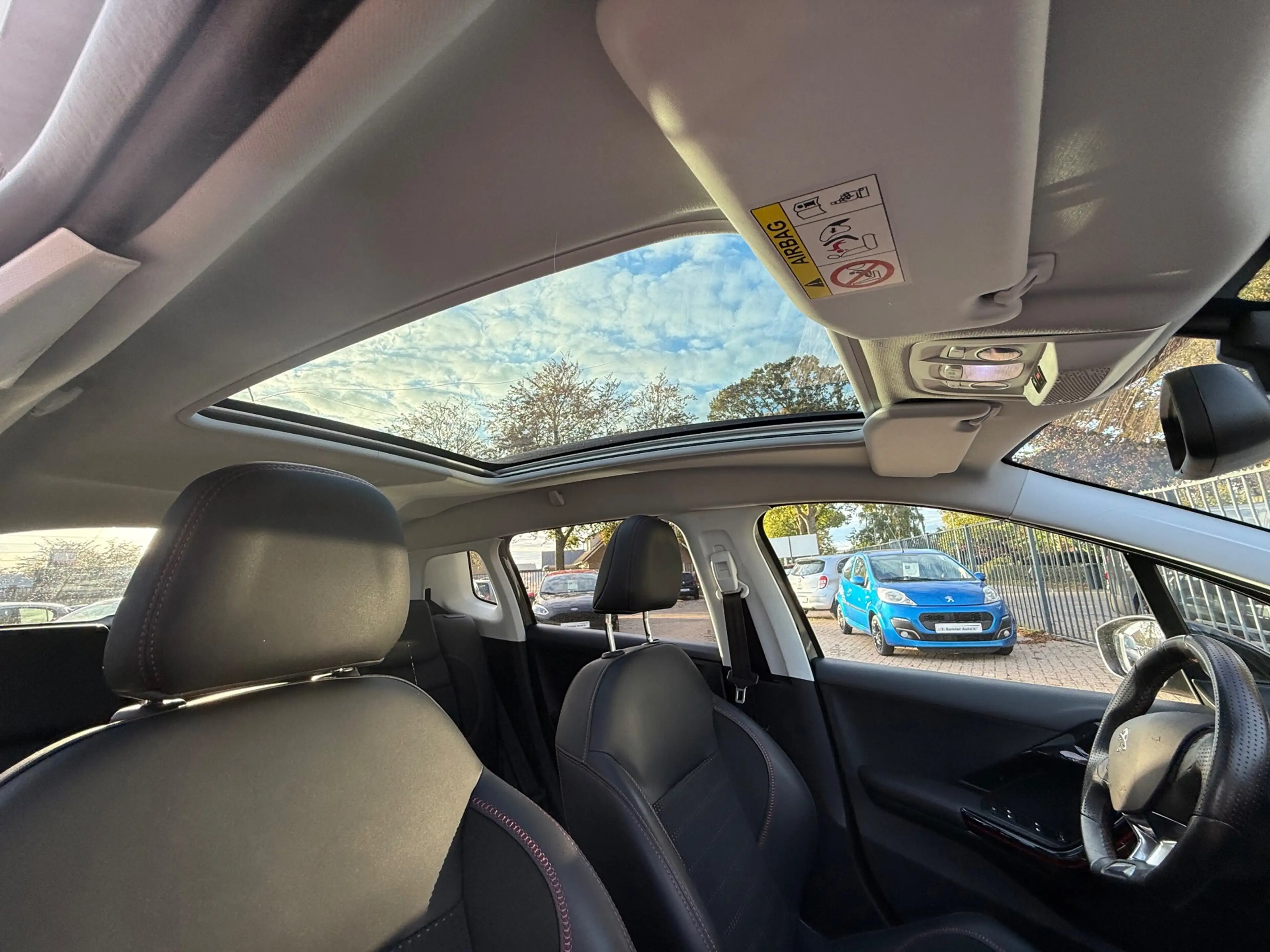 Peugeot 2008 1.2 PureTech GT-Line NAVI CRUISE CAMERA PANORAMA D — photo 6