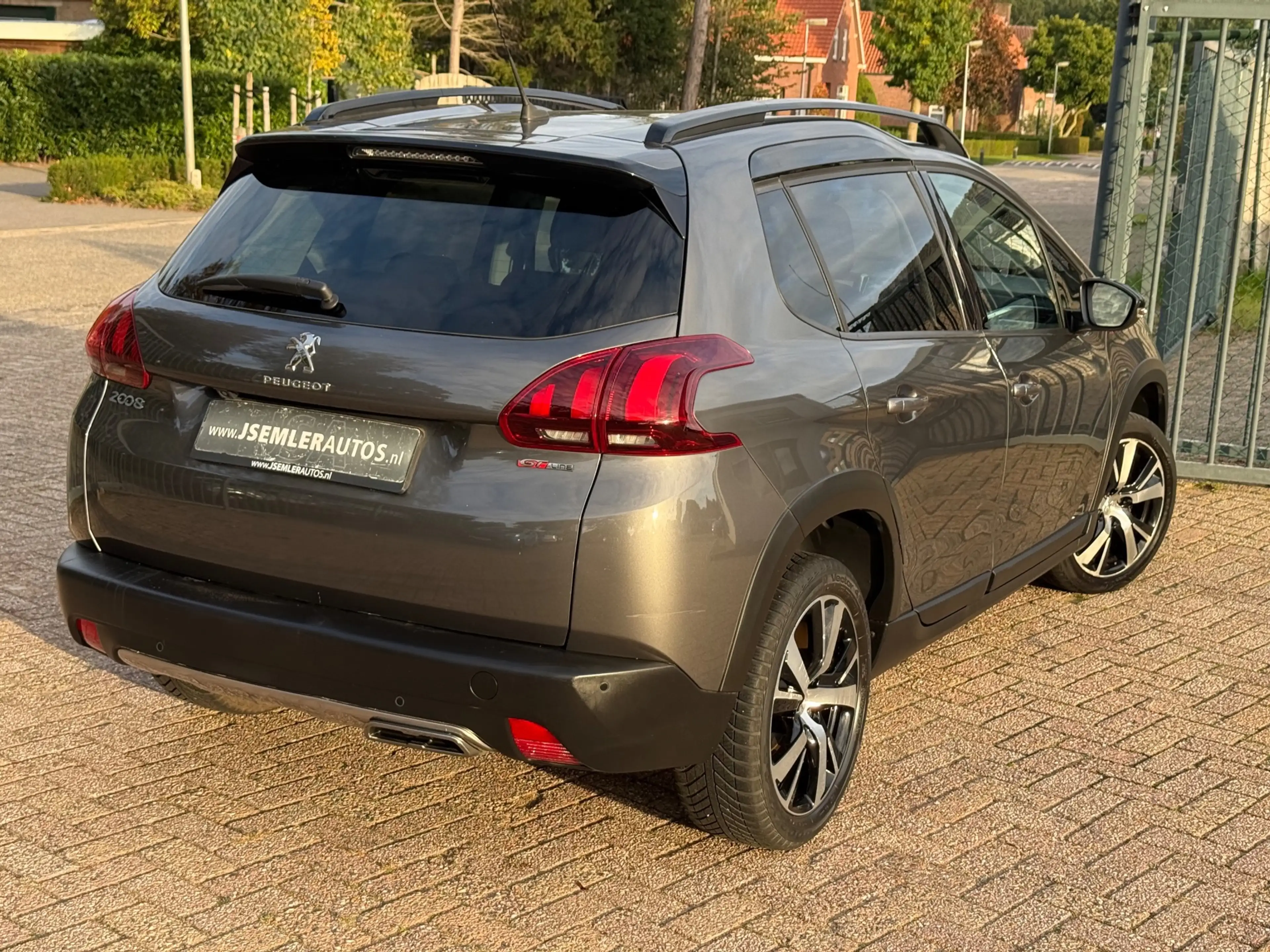 Peugeot 2008 1.2 PureTech GT-Line NAVI CRUISE CAMERA PANORAMA D — photo 3