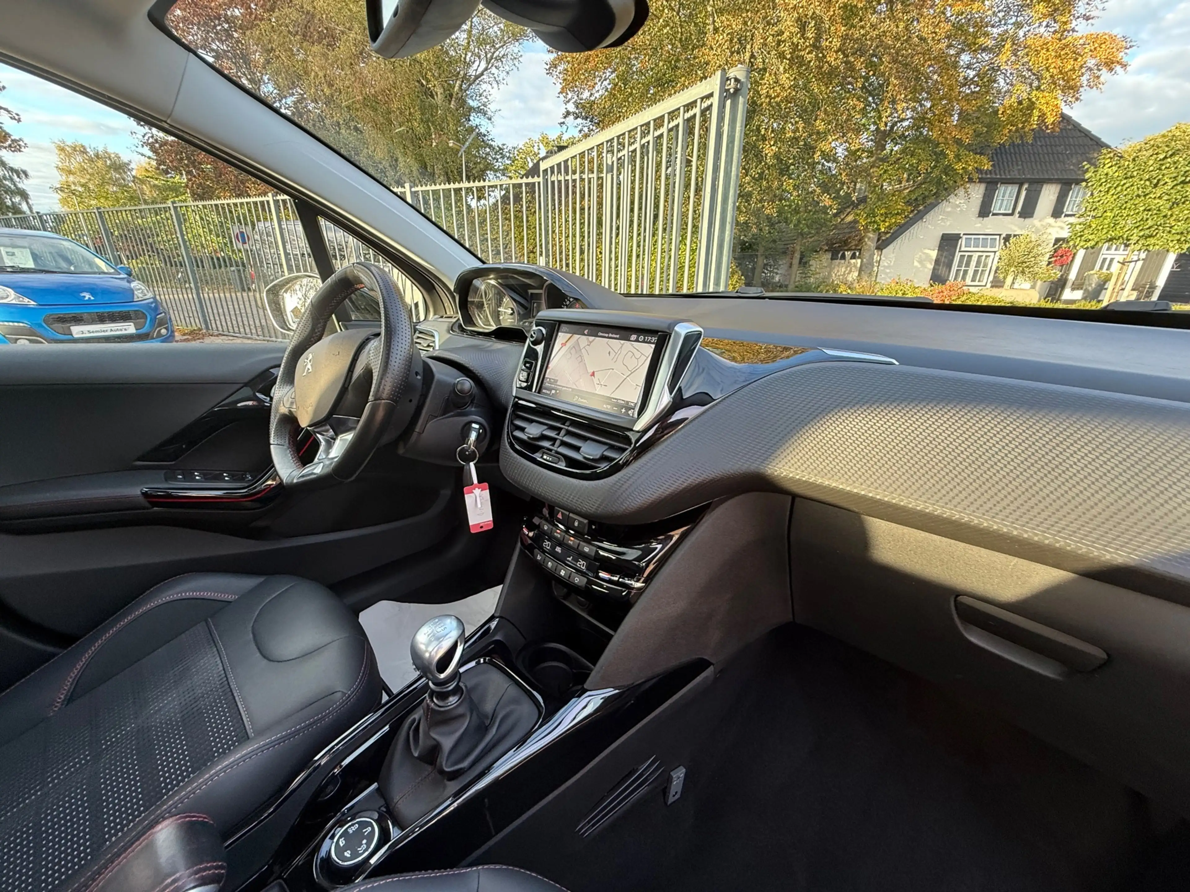 Peugeot 2008 1.2 PureTech GT-Line NAVI CRUISE CAMERA PANORAMA D — photo 7