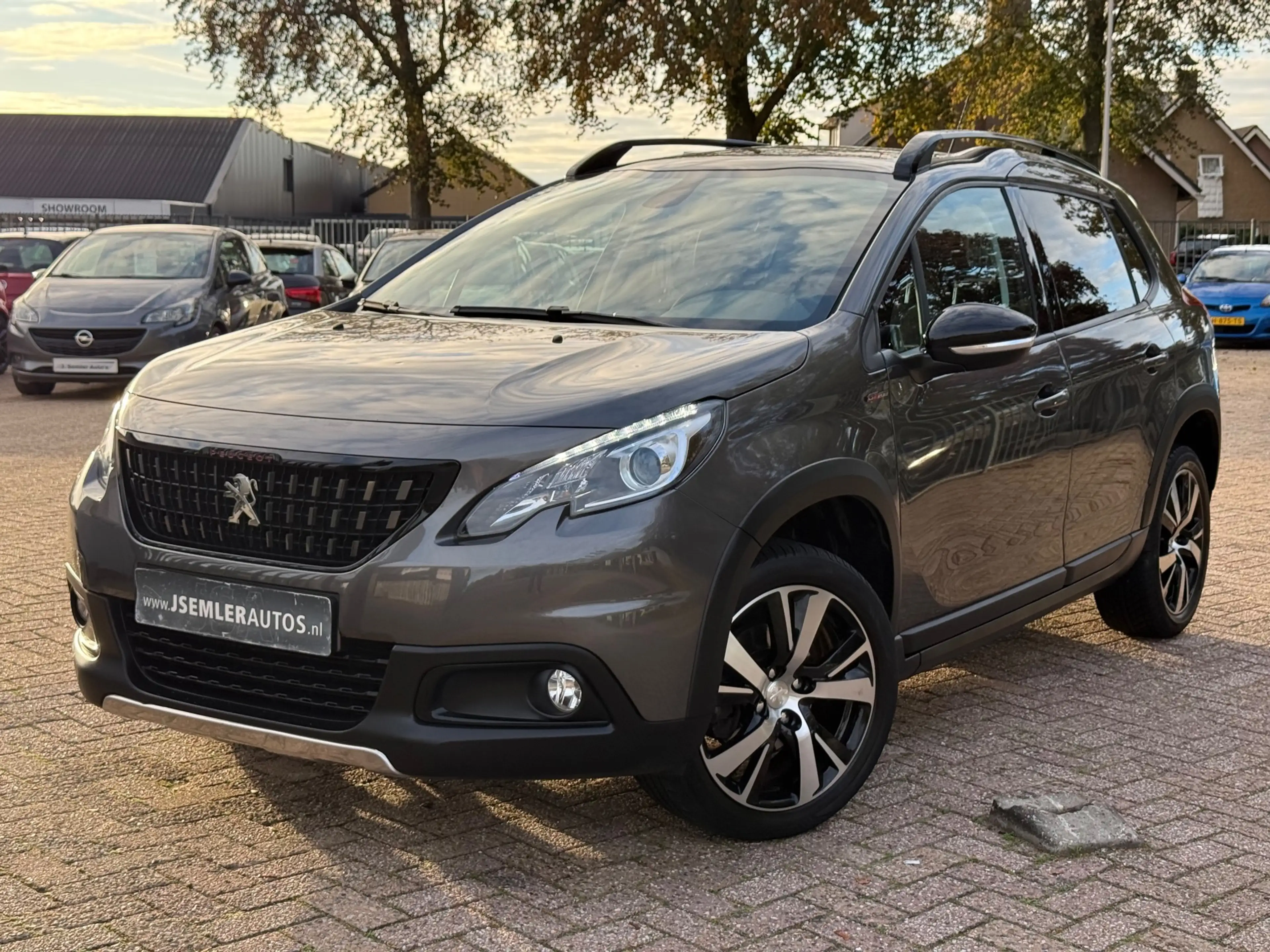 Peugeot 2008 1.2 PureTech GT-Line NAVI CRUISE CAMERA PANORAMA D — photo 33