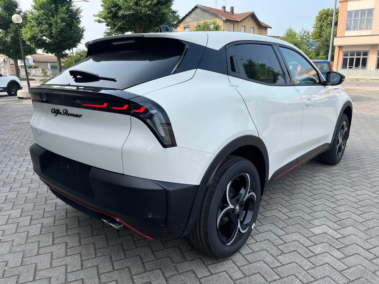 Alfa Romeo Junior 1.2 145 CV Speciale/prezzo reale/anche con tetto Nero - 2